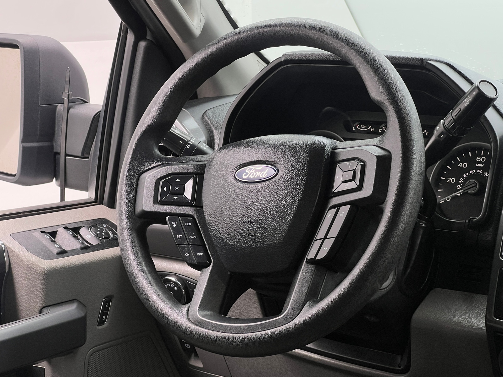 Thumbnail: 2019 Ford Econoline - 5