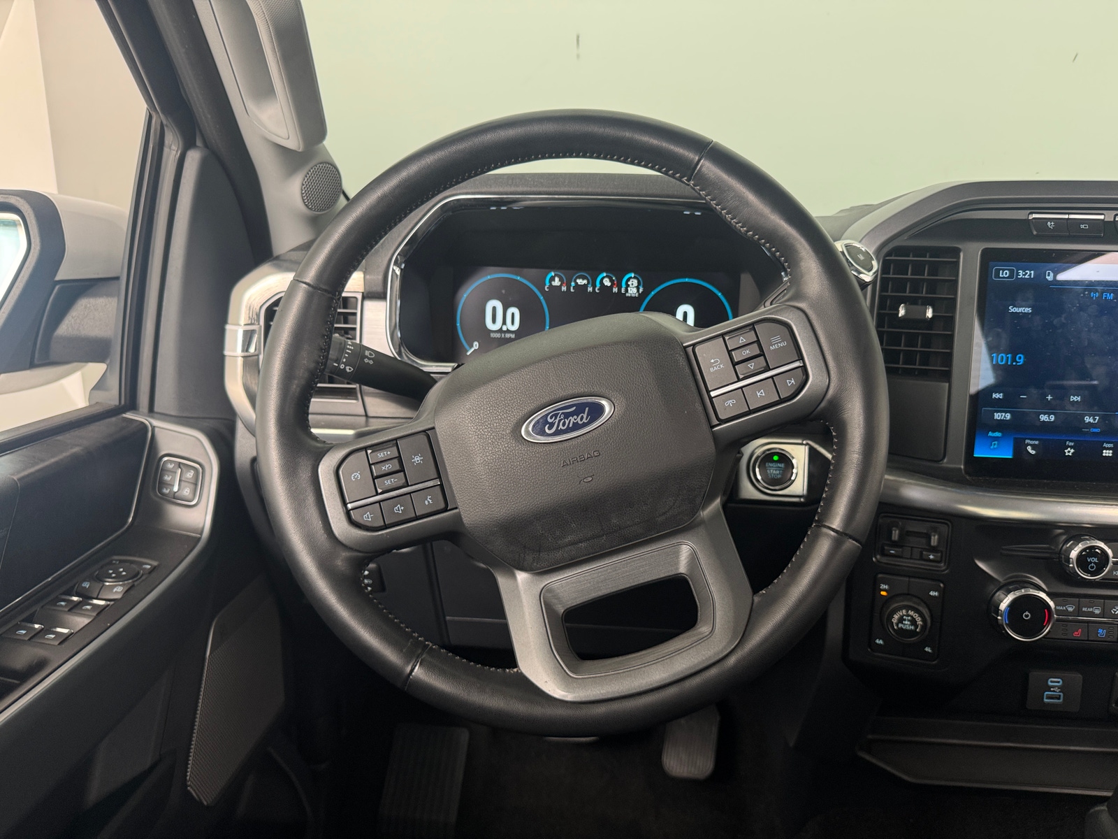 Thumbnail: 2022 Ford Econoline - 4