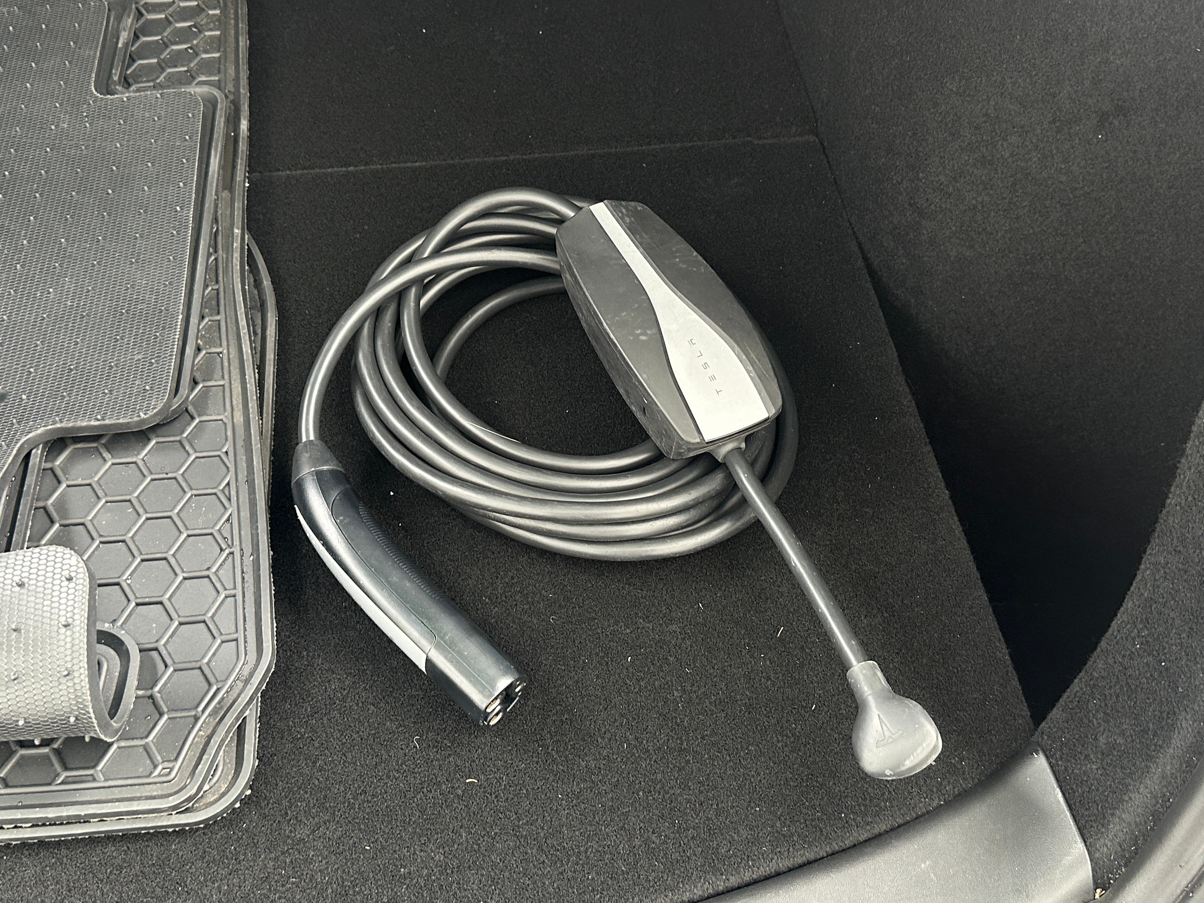 Used 2023 Tesla Model Y Long Range with VIN 7SAYGDEEXPA073916 for sale in Auburn, WA