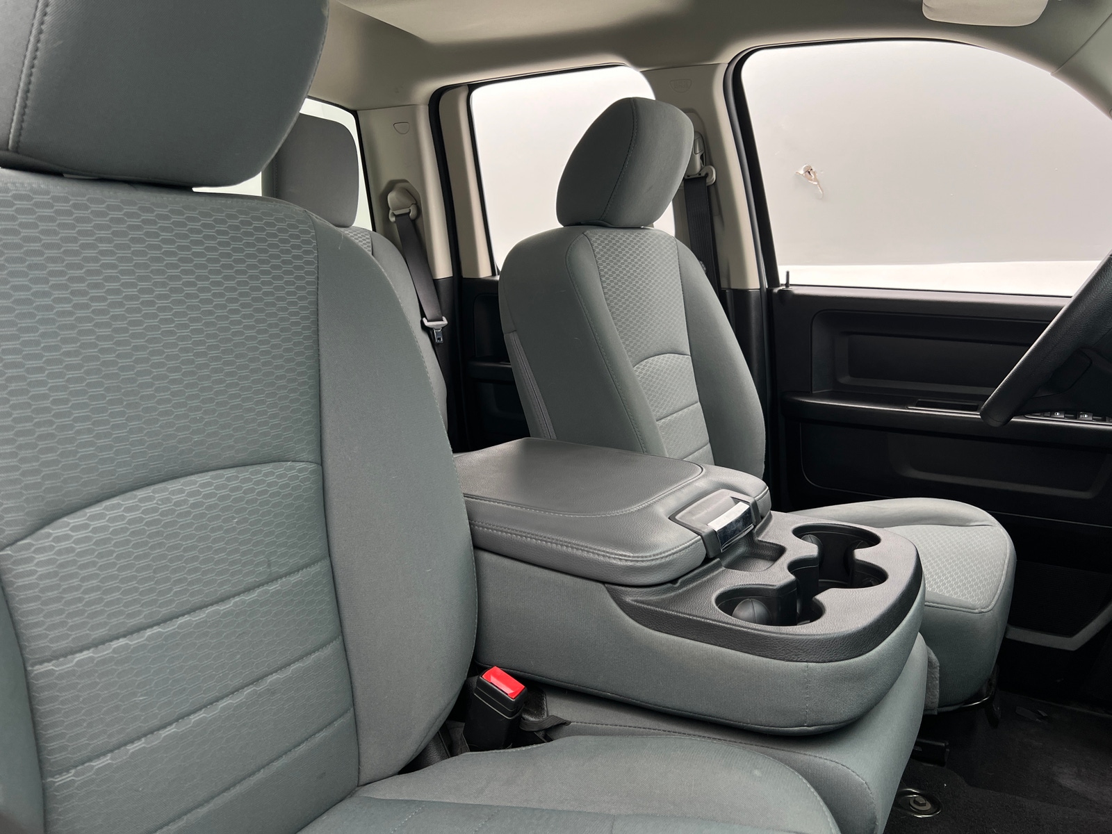 Thumbnail: 2020 RAM 1500 Classic - 2