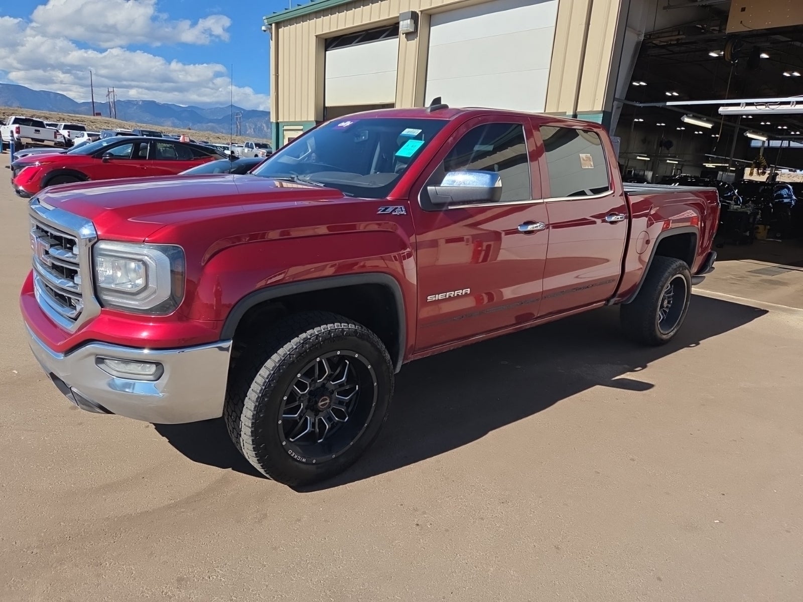 2018 GMC Sierra 1500 4WD Crew Cab 143.5" SLT