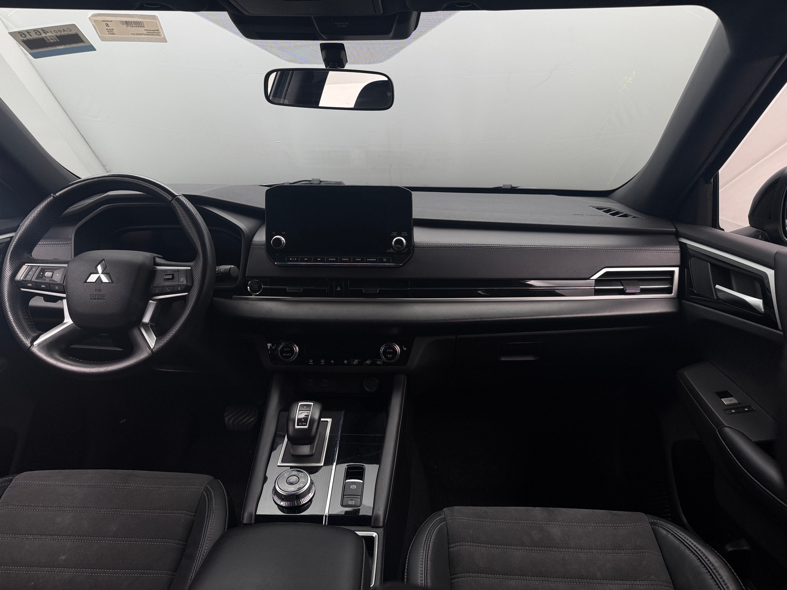 Thumbnail: 2023 Mitsubishi Outlander - 2
