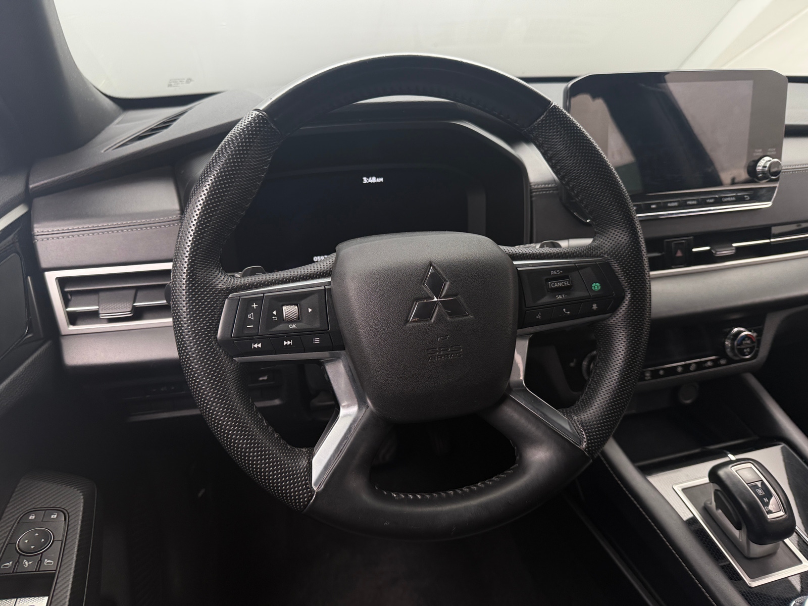 Thumbnail: 2023 Mitsubishi Outlander - 4