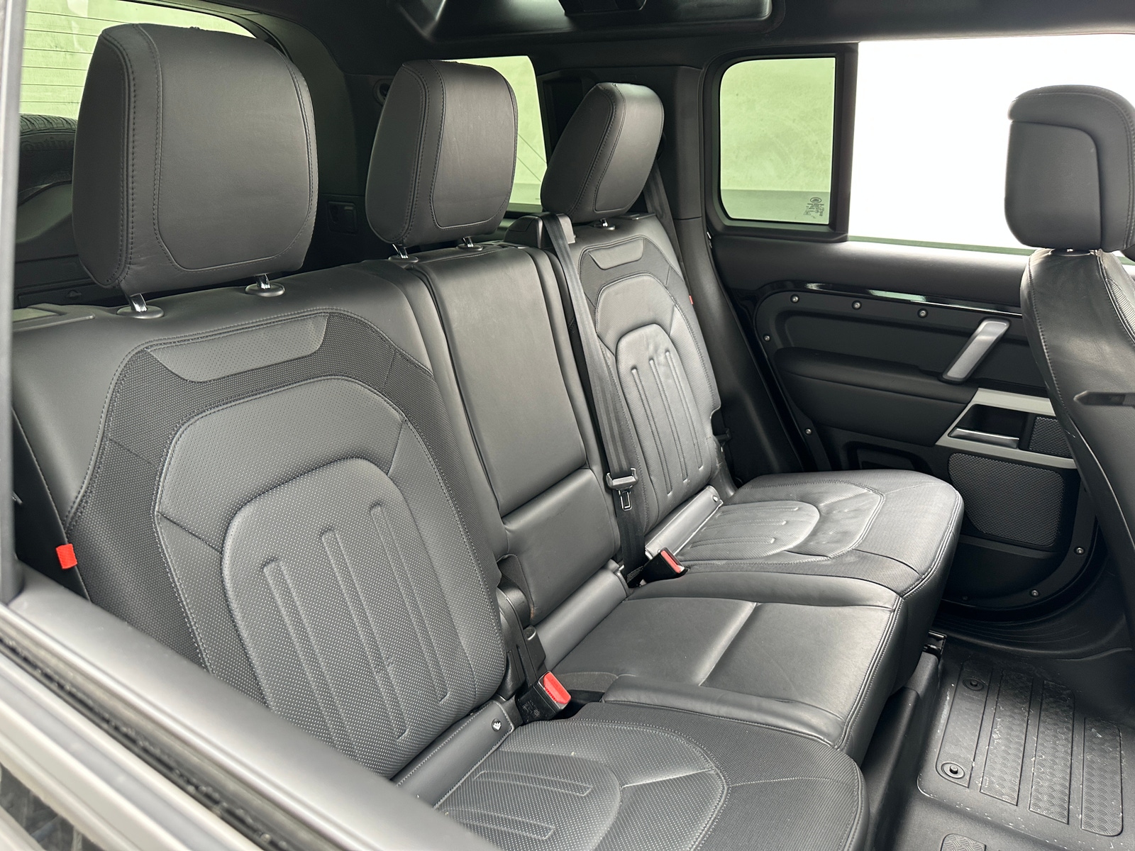 Thumbnail: 2022 Land Rover Defender - 5