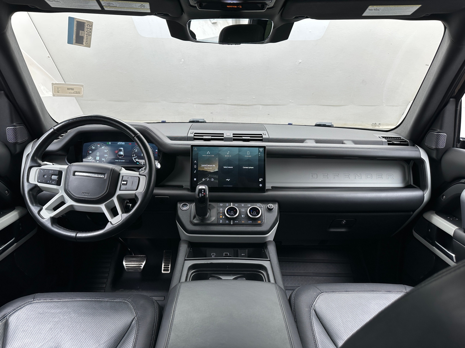 Thumbnail: 2022 Land Rover Defender - 2