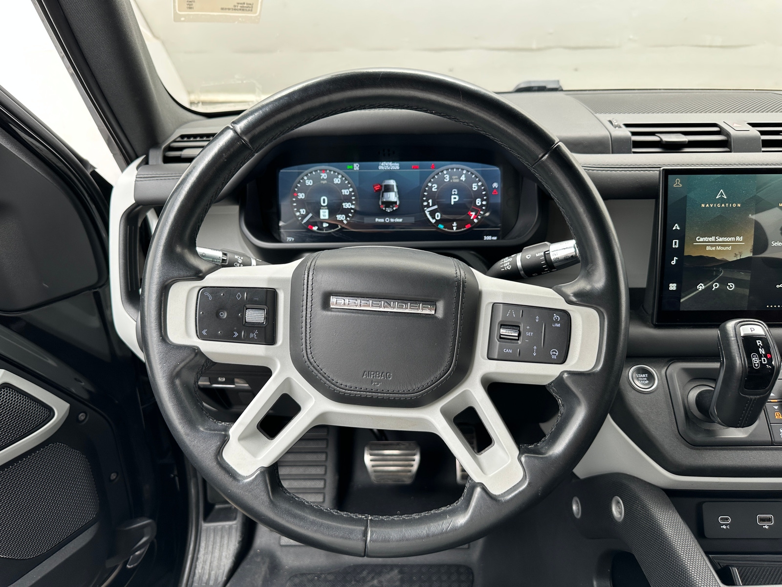 Thumbnail: 2022 Land Rover Defender - 4