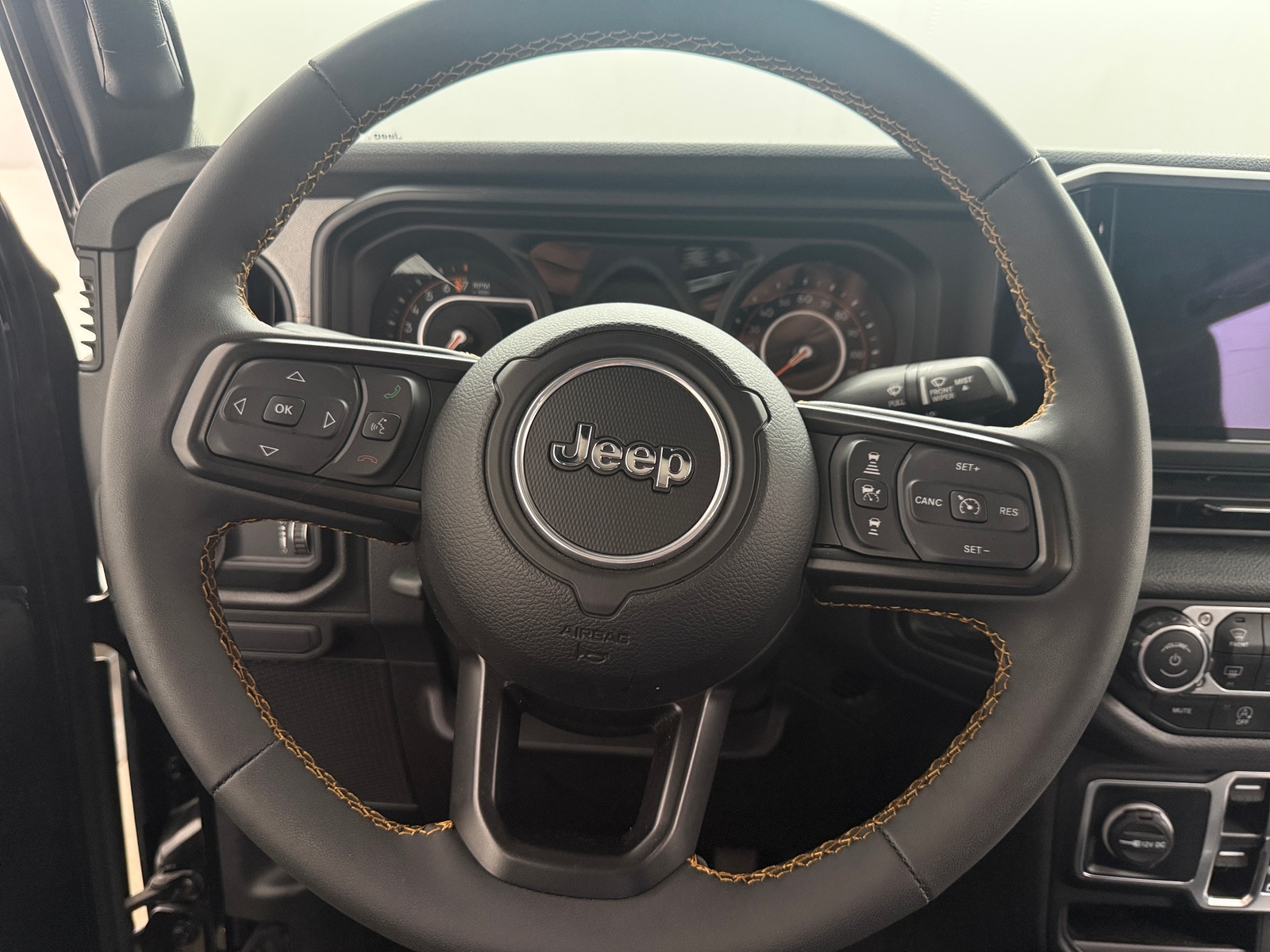 Thumbnail: 2024 Jeep Gladiator - 5