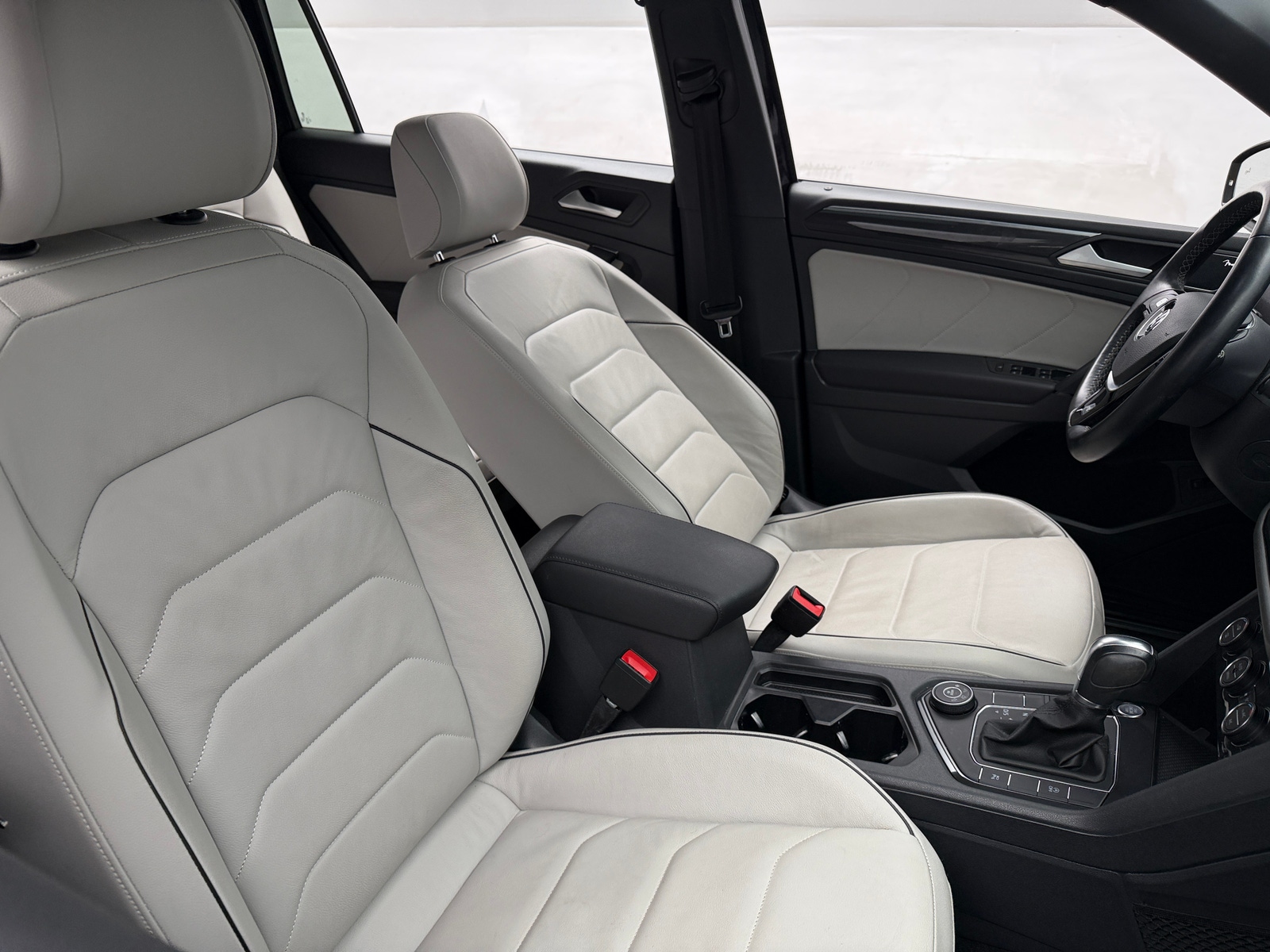 Thumbnail: 2019 Volkswagen Tiguan - 2