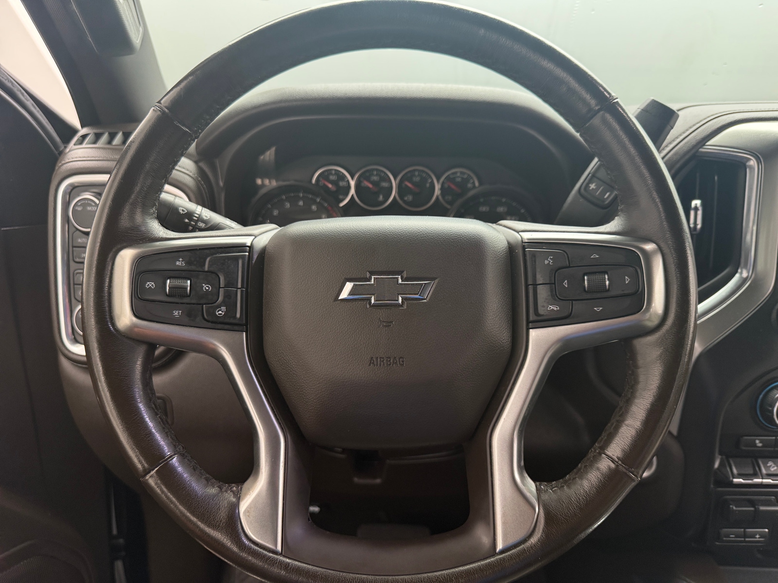 Thumbnail: 2021 Chevrolet Silverado 1500 - 4