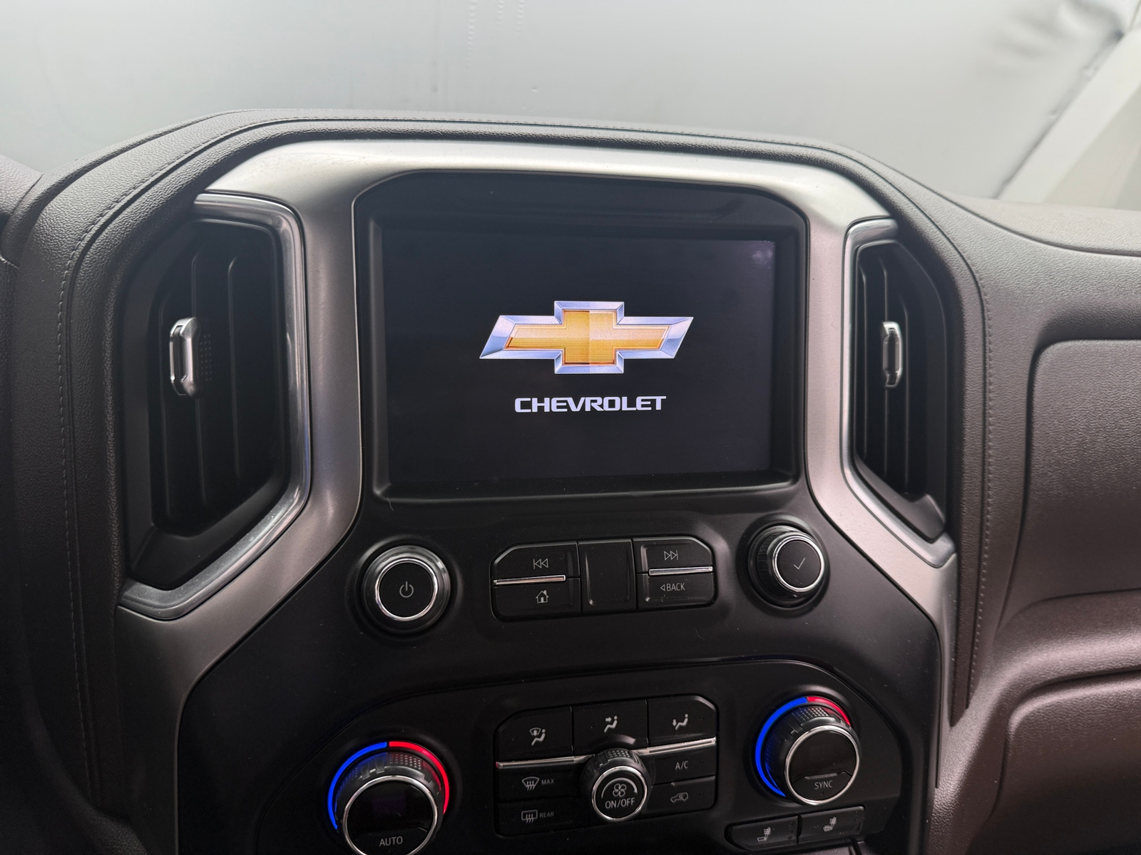 Thumbnail: 2021 Chevrolet Silverado 1500 - 3