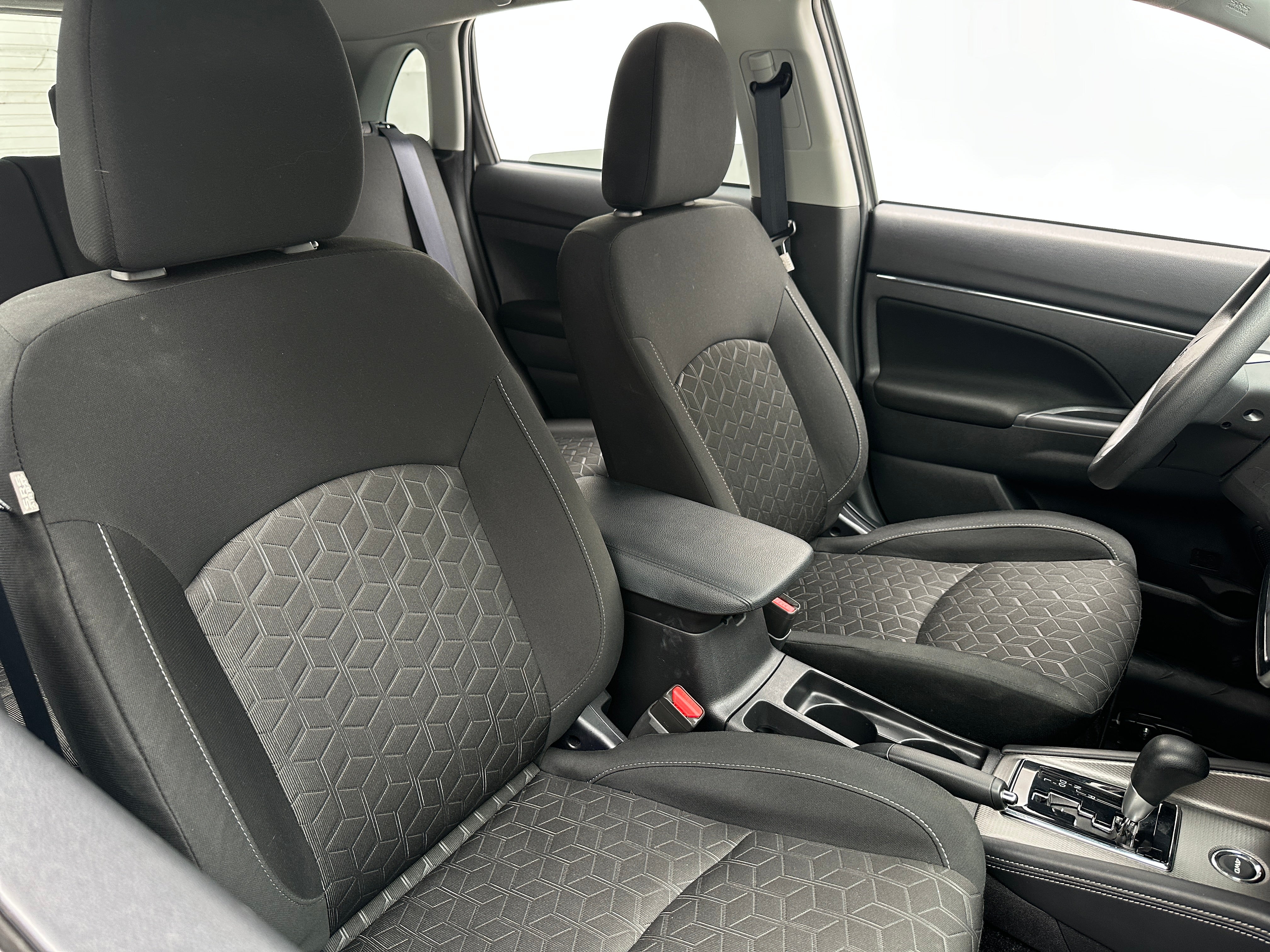 2026 Mitsubishi Outlander Sport ES