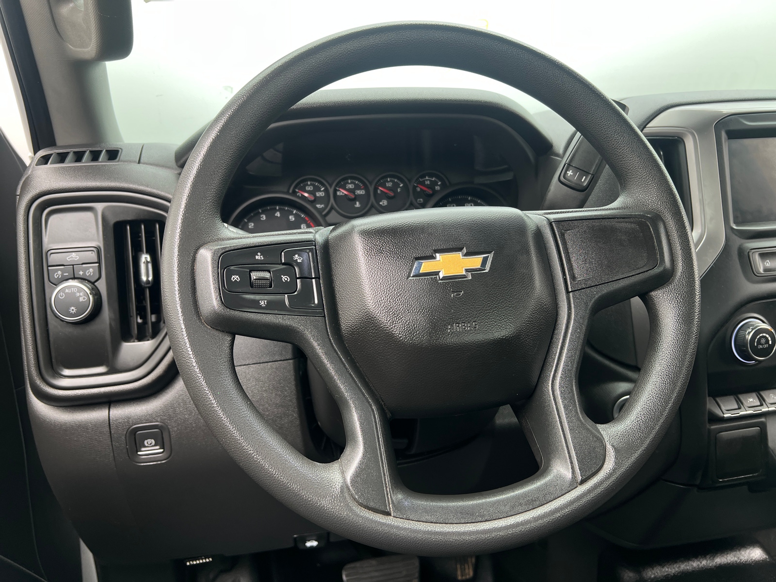 Thumbnail: 2022 Chevrolet Silverado 1500 - 4