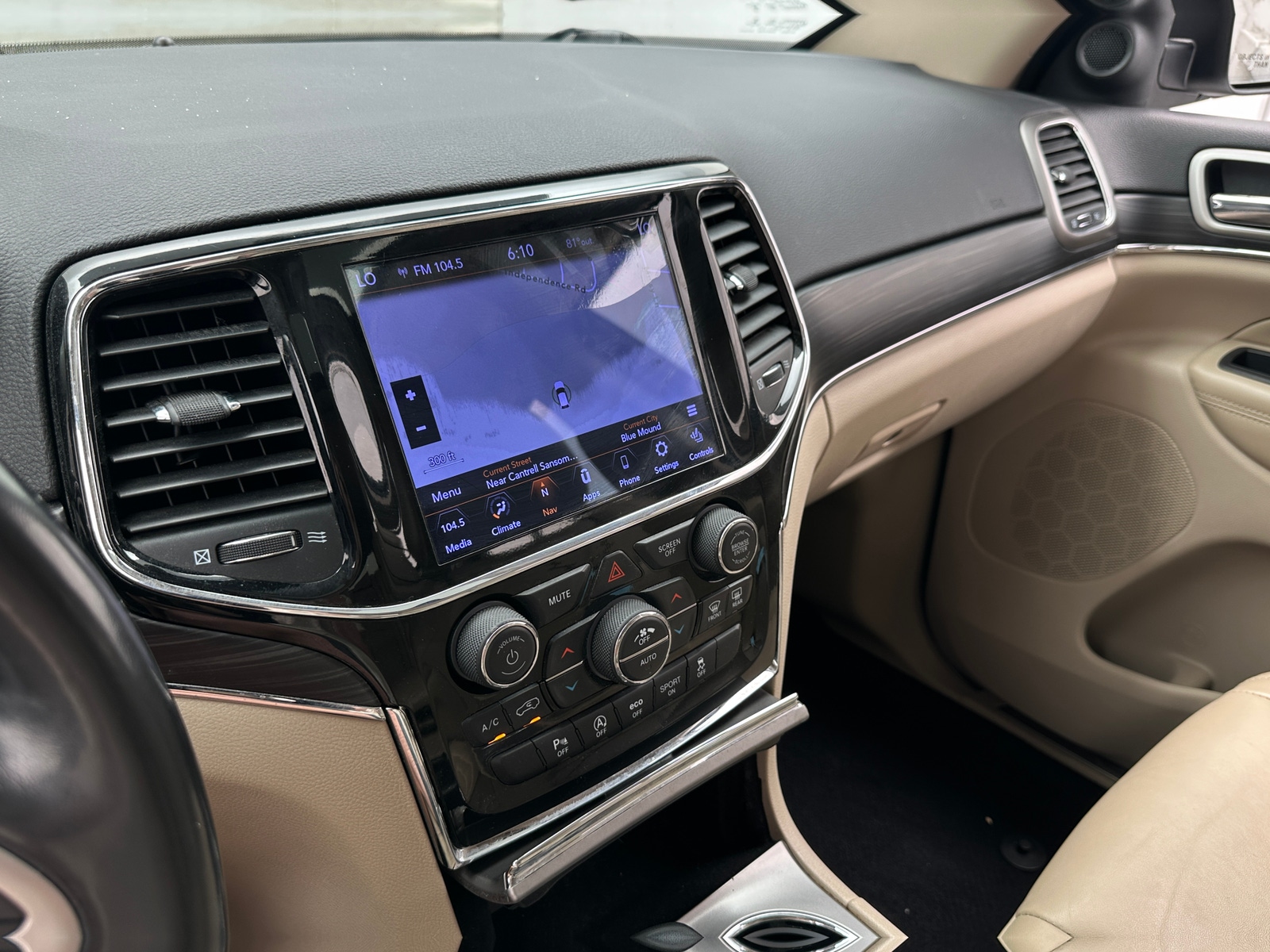 Thumbnail: 2020 Jeep Grand Cherokee - 3