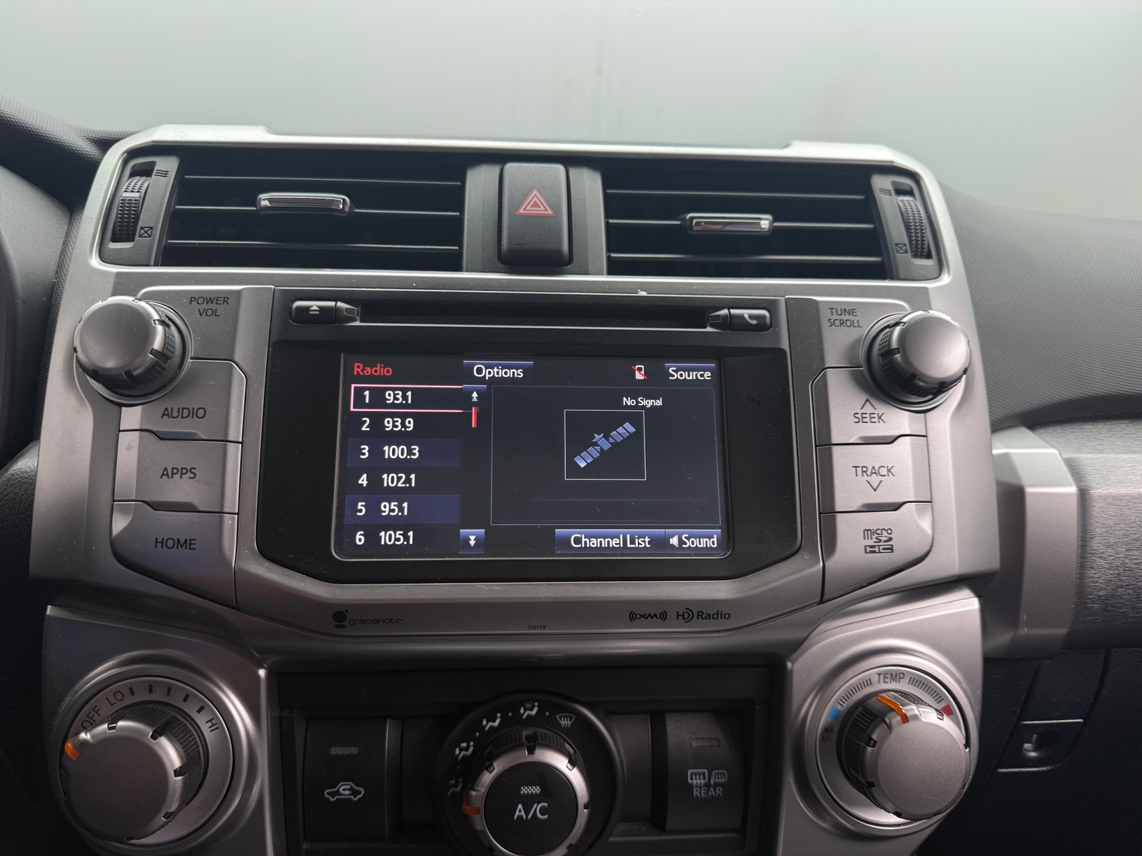 Thumbnail: 2016 Toyota 4Runner - 3