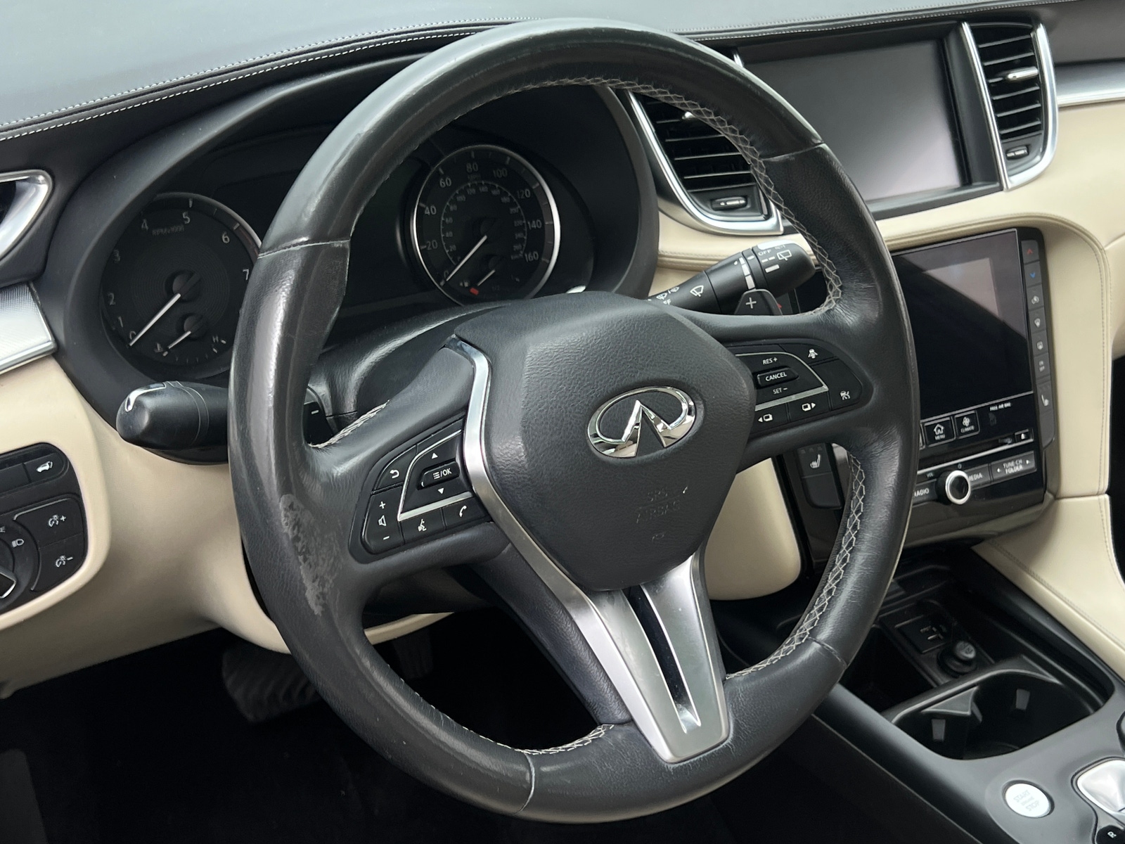 Thumbnail: 2019 INFINITI QX50 - 4