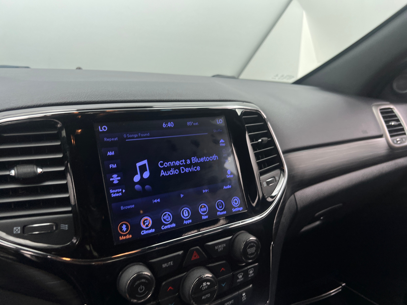 Thumbnail: 2020 Jeep Grand Cherokee - 3