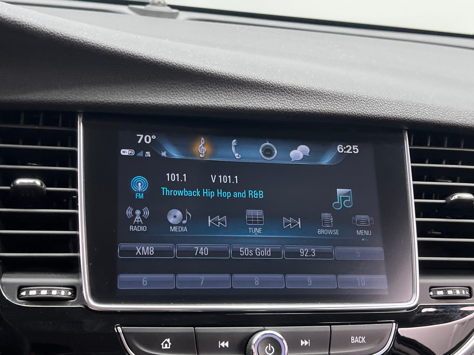 Thumbnail: 2019 Buick Encore - 3