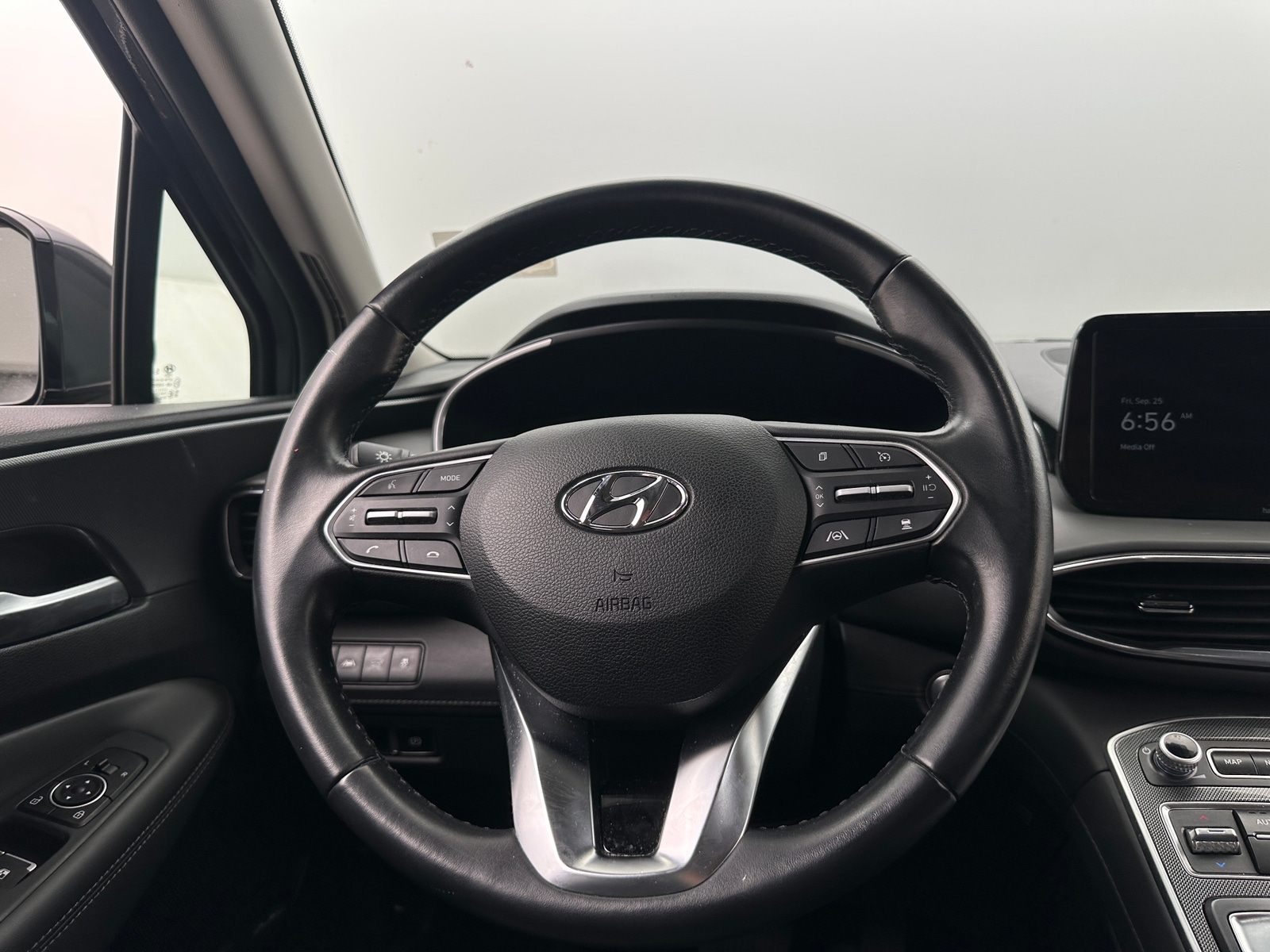 Thumbnail: 2023 Hyundai Santa Fe - 4