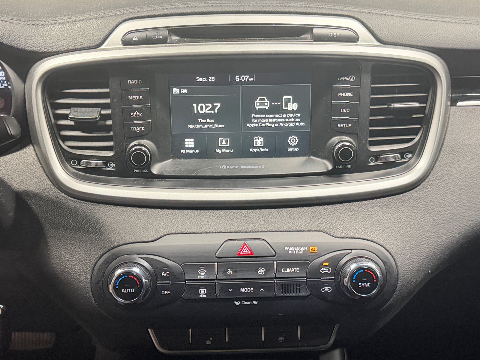 Thumbnail: 2017 Kia Sorento - 4