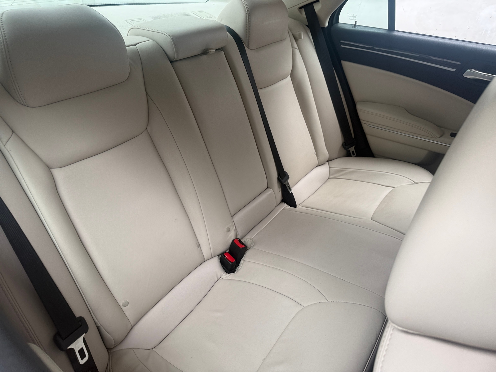 Thumbnail: 2016 Chrysler 300 - 5