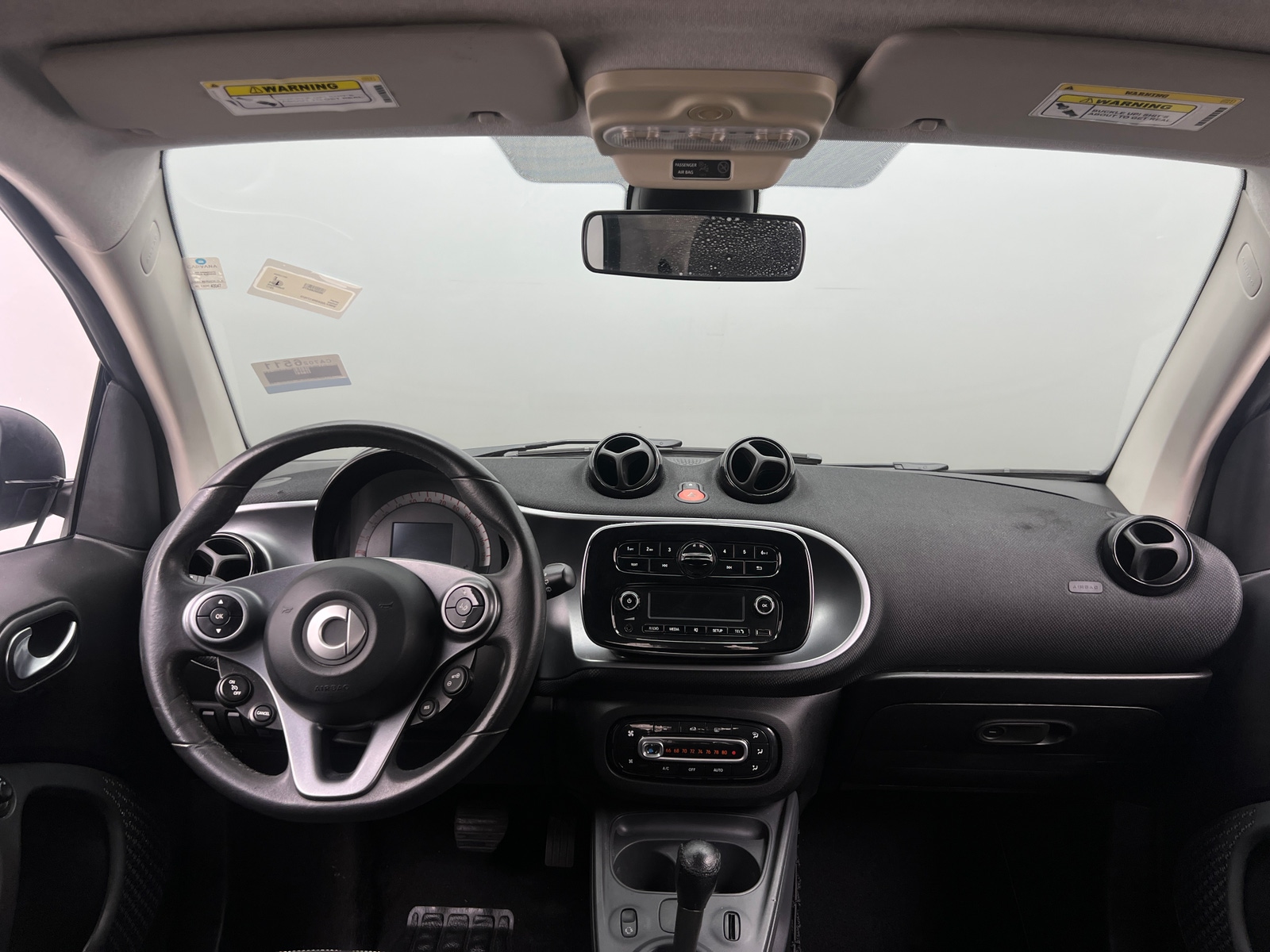 Thumbnail: 2017 smart fortwo - 3