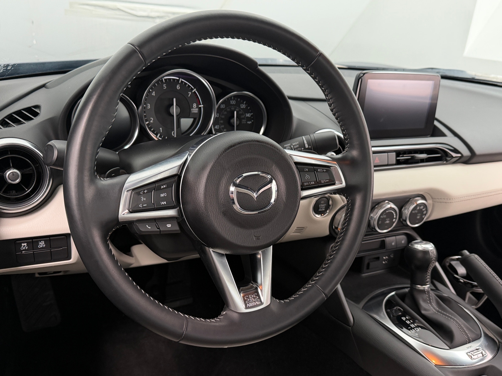 Thumbnail: 2021 Mazda MX-5 Miata - 4