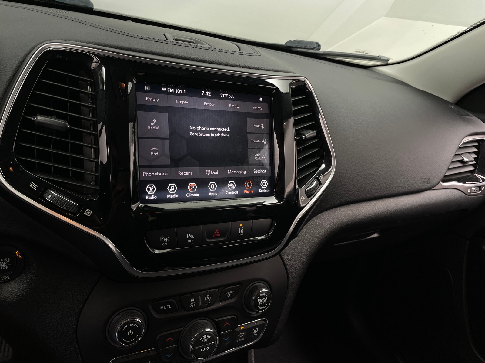Thumbnail: 2020 Jeep Cherokee - 3