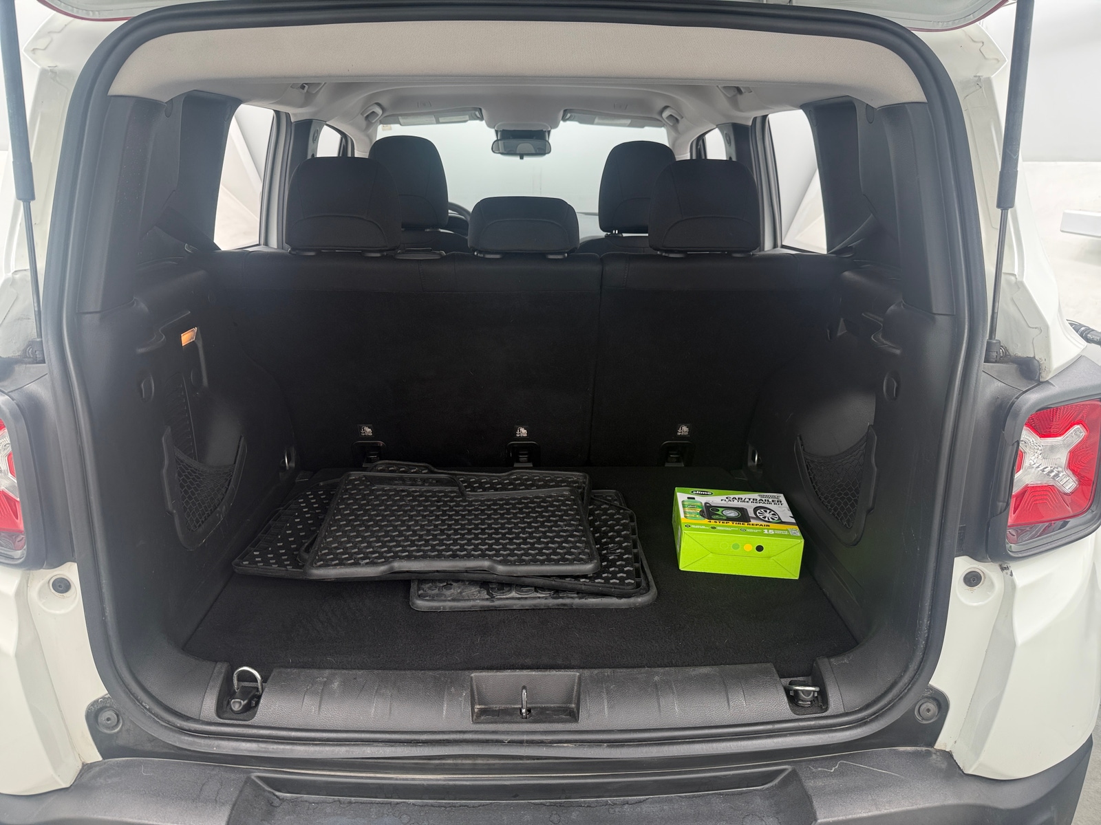Thumbnail: 2019 Jeep Renegade - 7