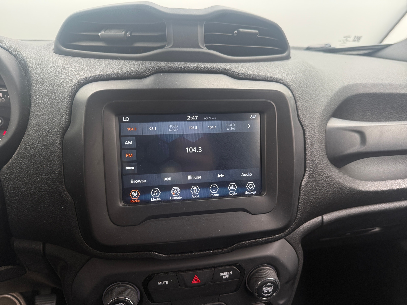 Thumbnail: 2019 Jeep Renegade - 4