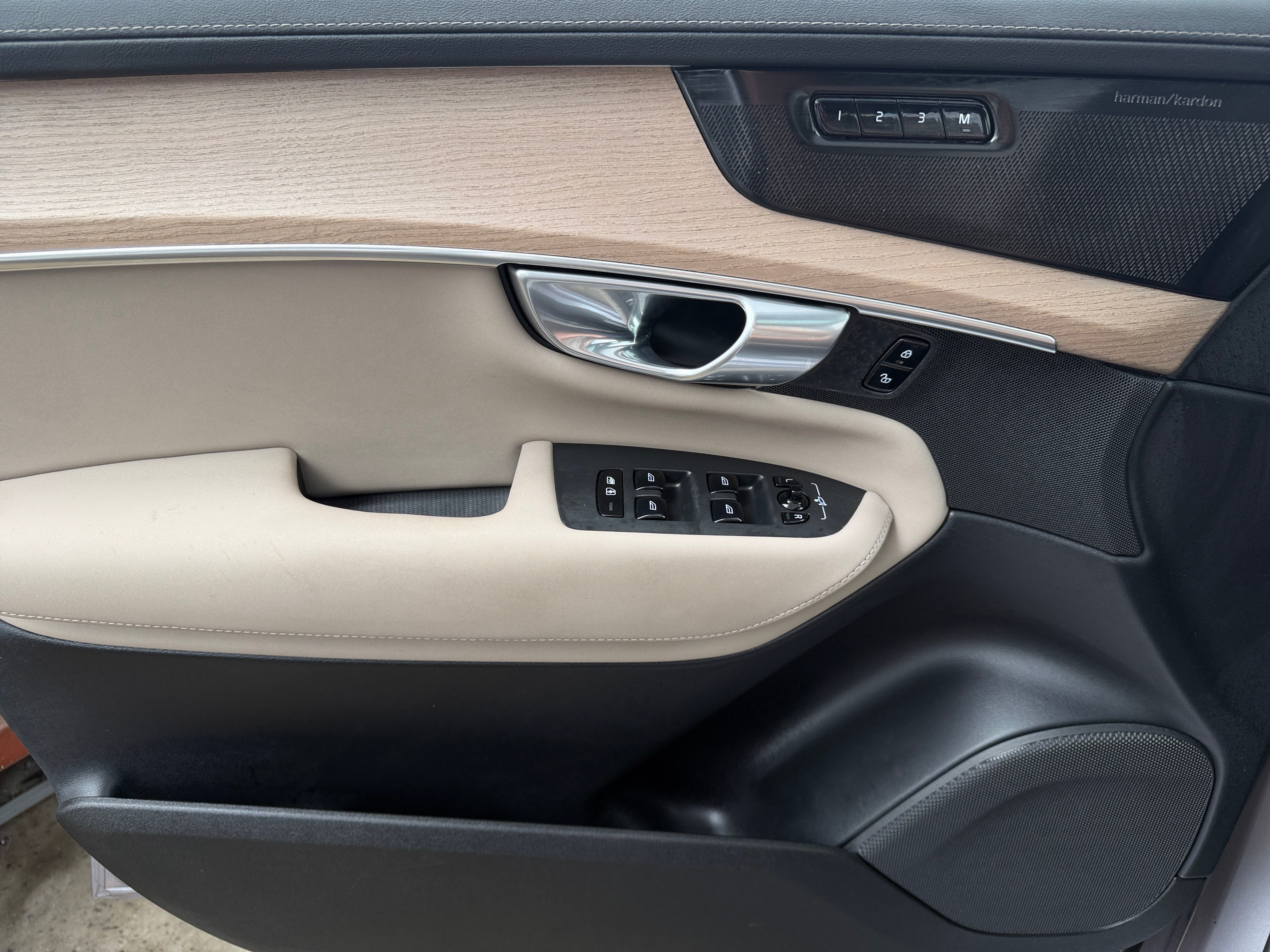 2026 Volvo XC90 Plus