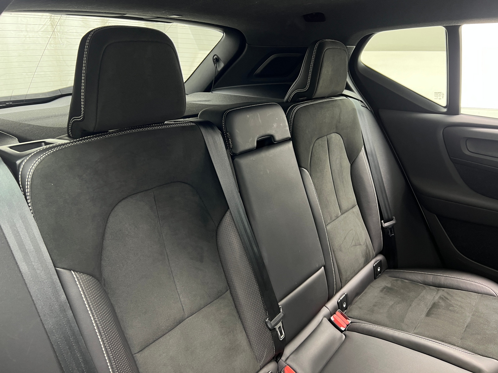 Thumbnail: 2021 Volvo XC40 - 5