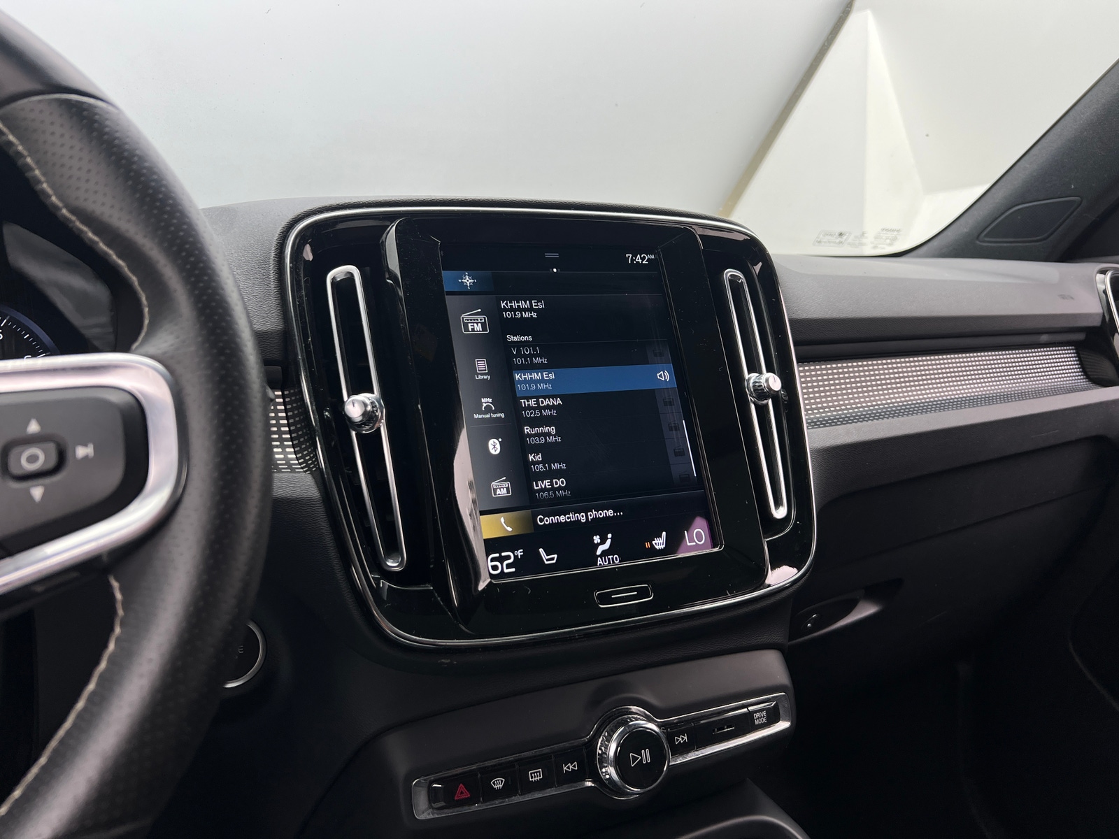 Thumbnail: 2021 Volvo XC40 - 3