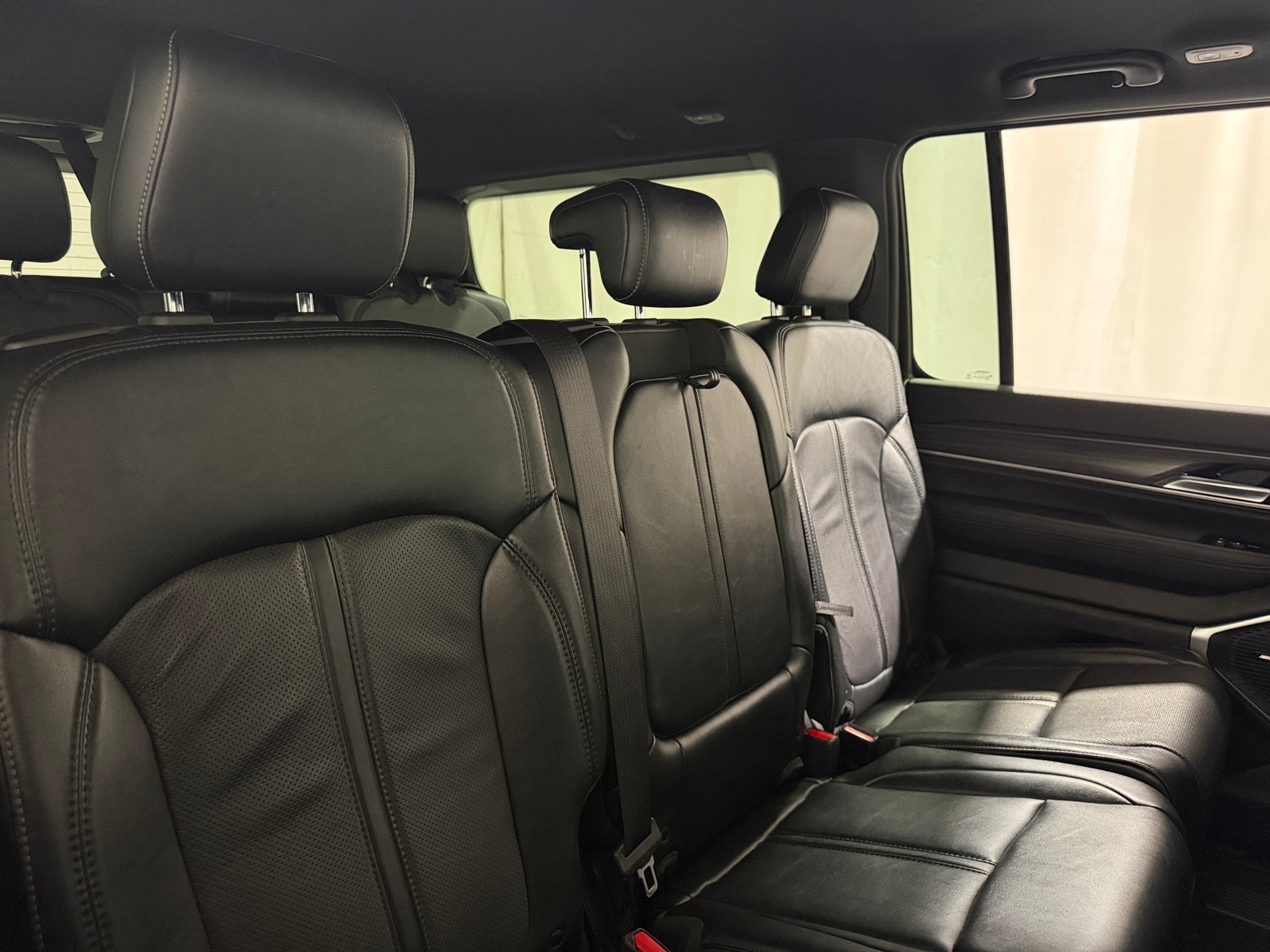 Thumbnail: 2024 Jeep Wagoneer - 5