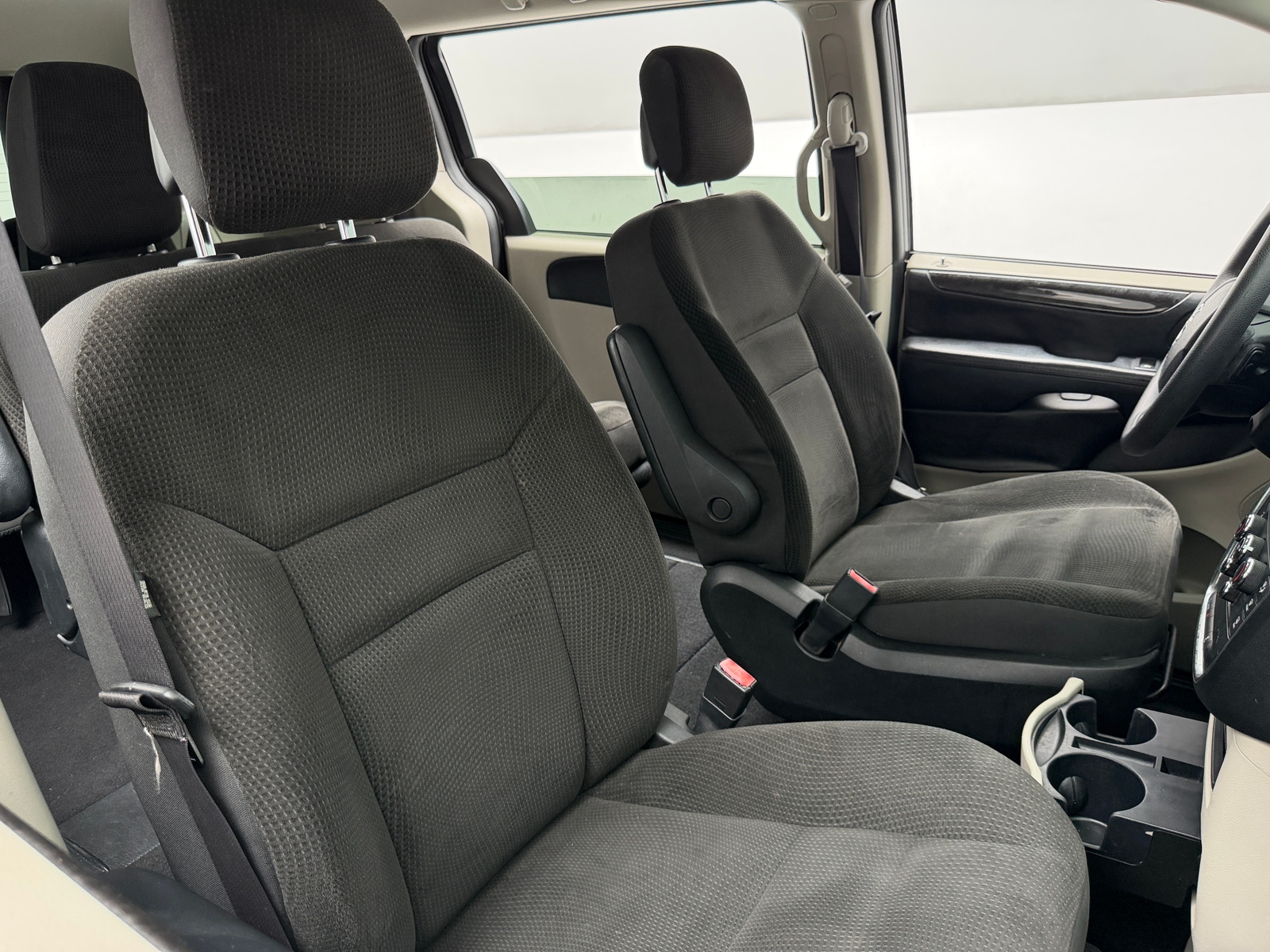 Thumbnail: 2018 Dodge Grand Caravan - 2