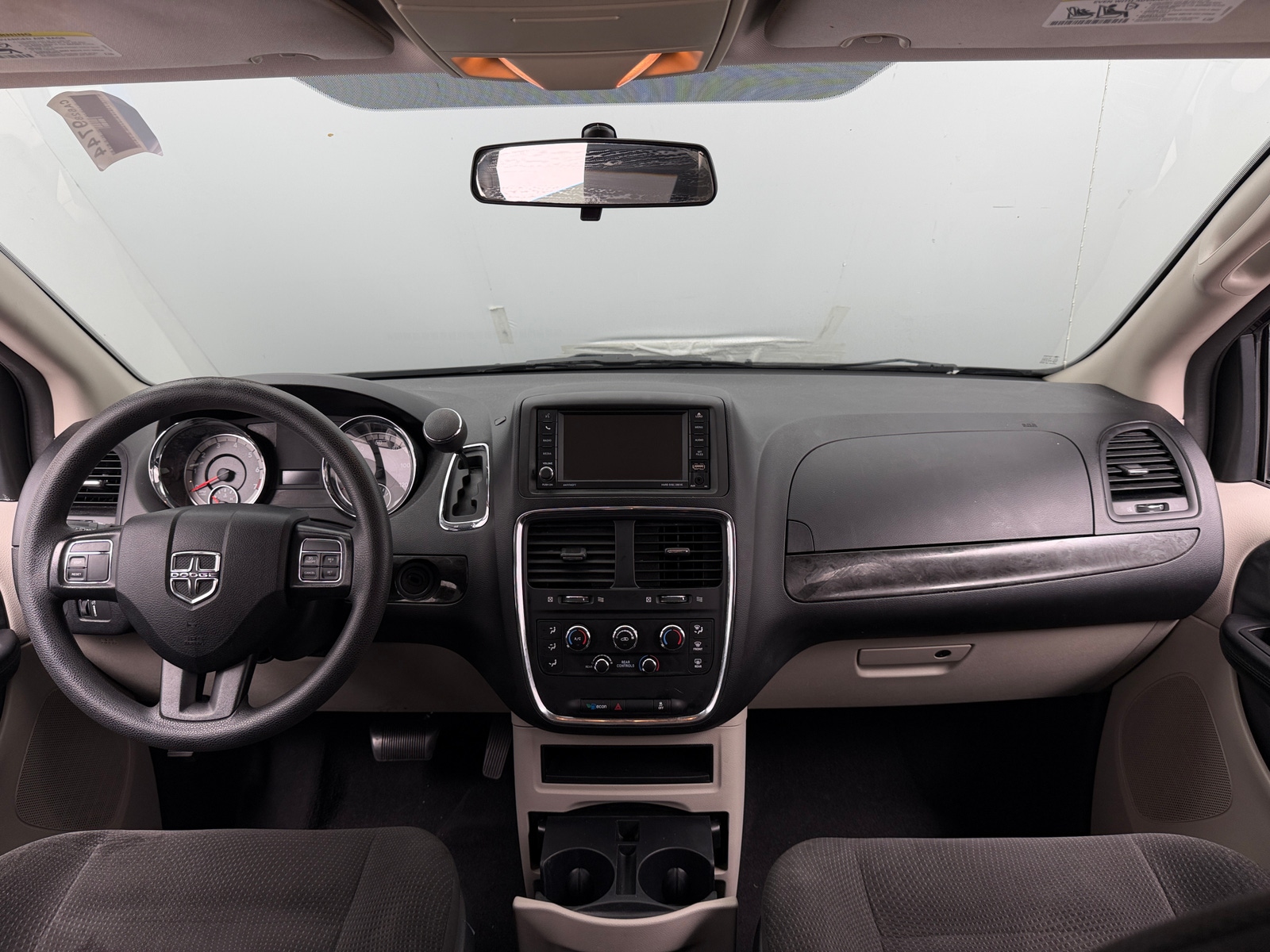 Thumbnail: 2018 Dodge Grand Caravan - 3