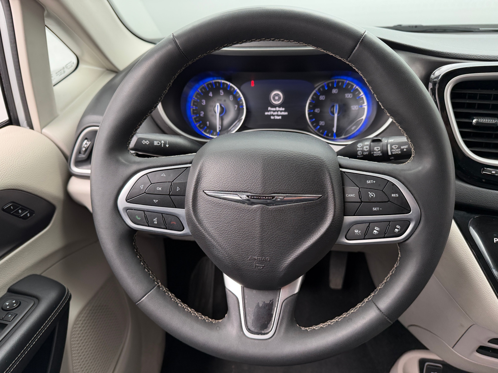 Thumbnail: 2024 Chrysler Pacifica - 4