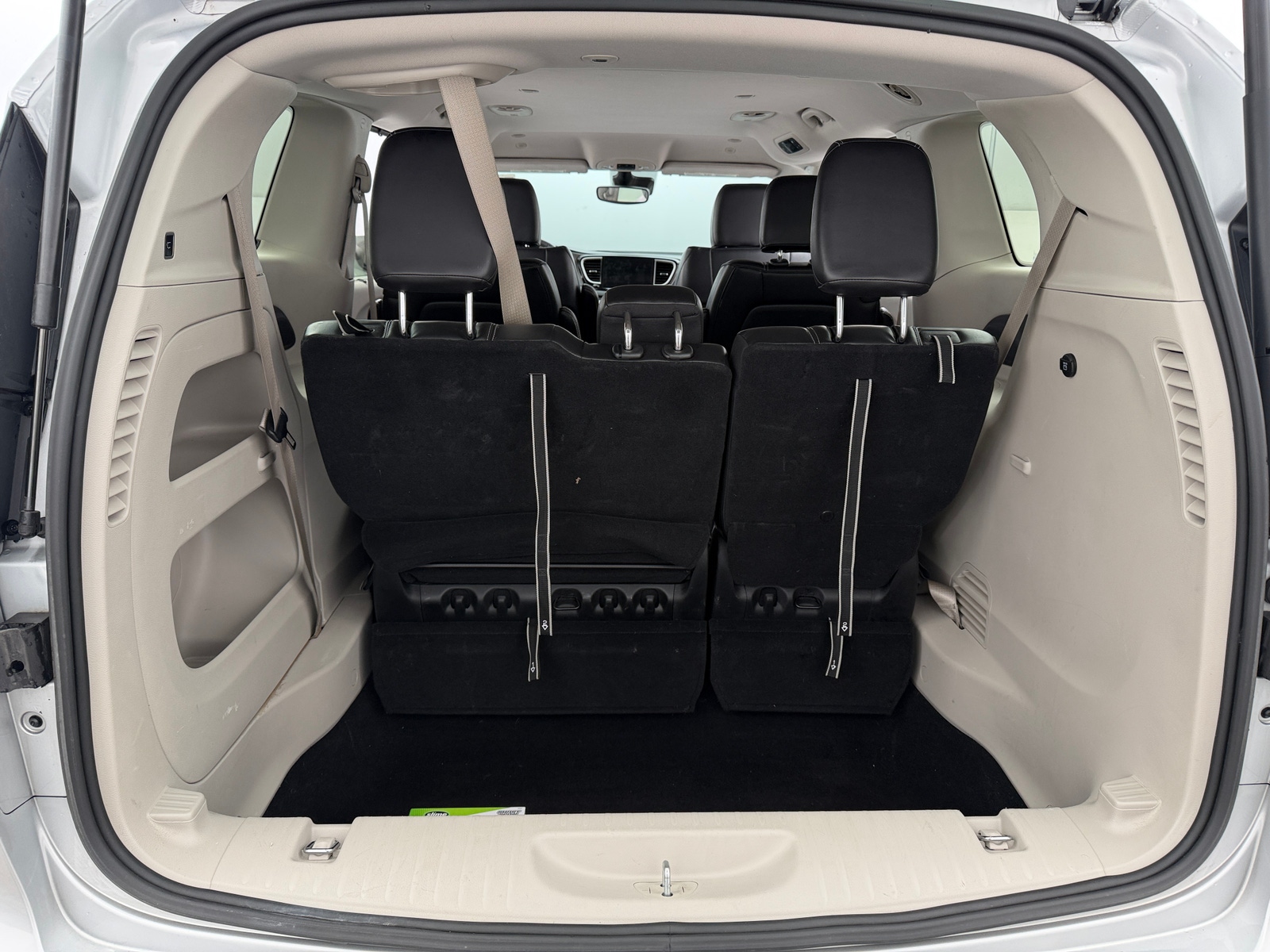Thumbnail: 2024 Chrysler Pacifica - 6