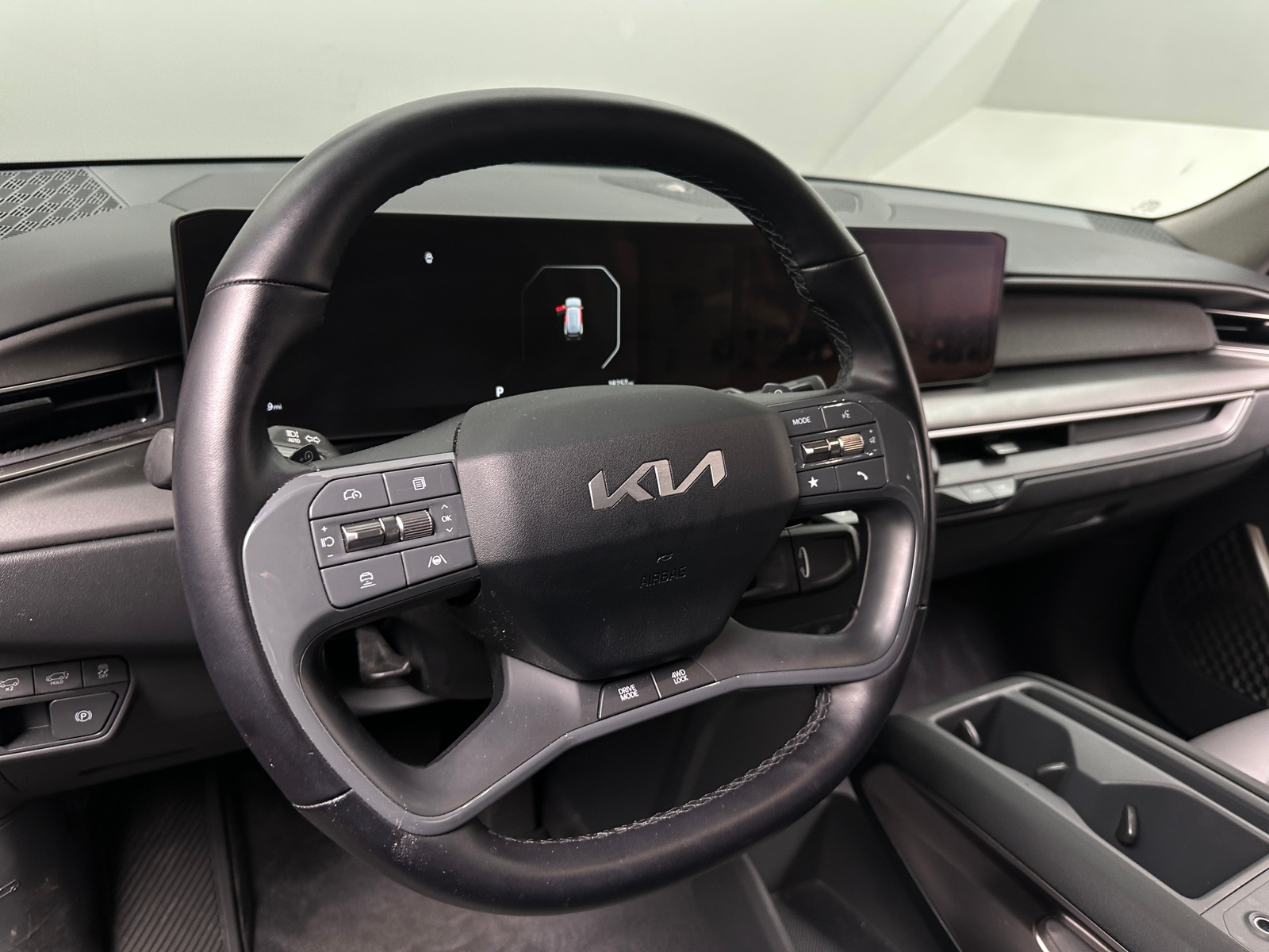 Thumbnail: 2024 Kia EV9 - 4