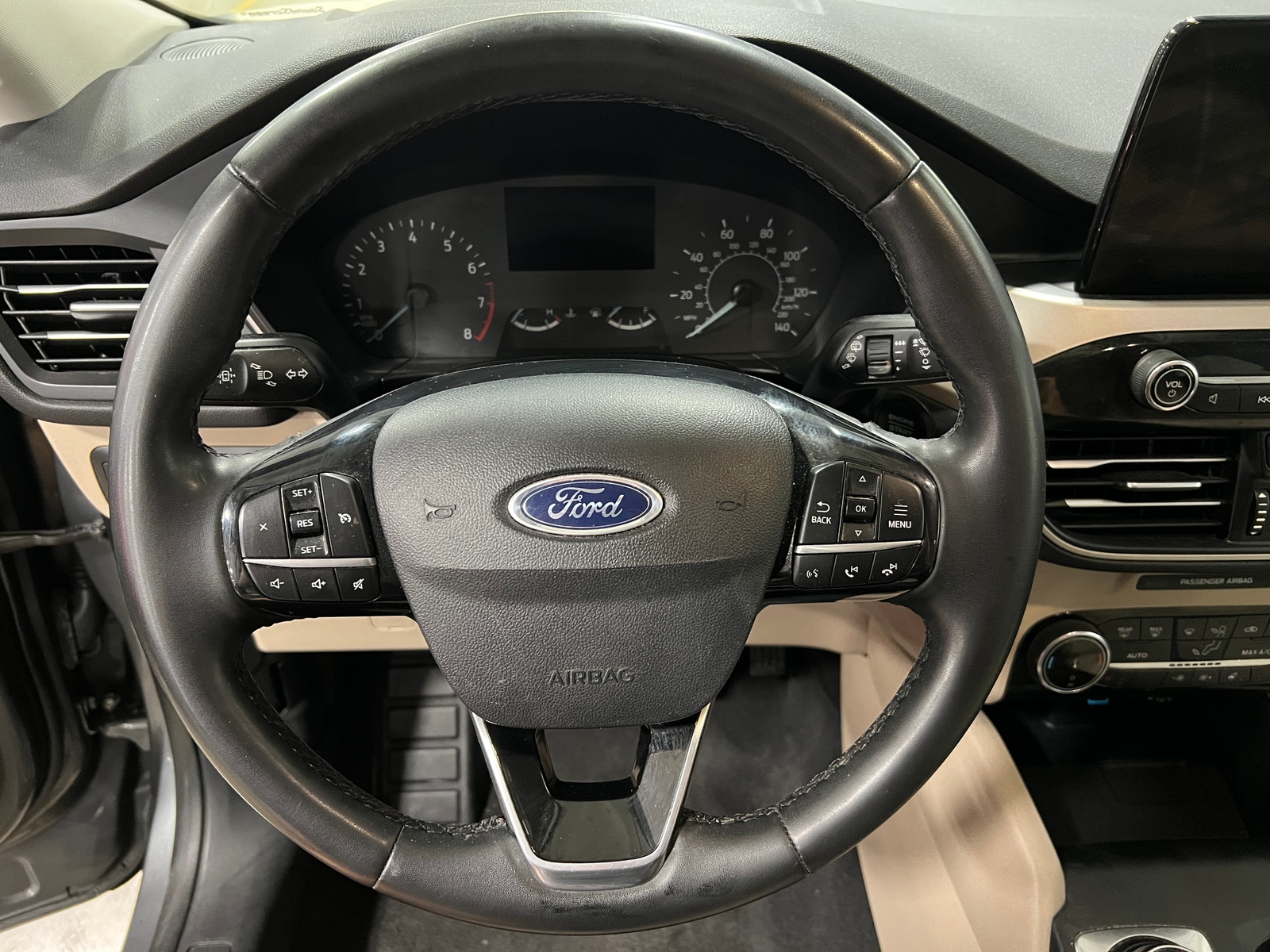 Thumbnail: 2022 Ford Escape - 4