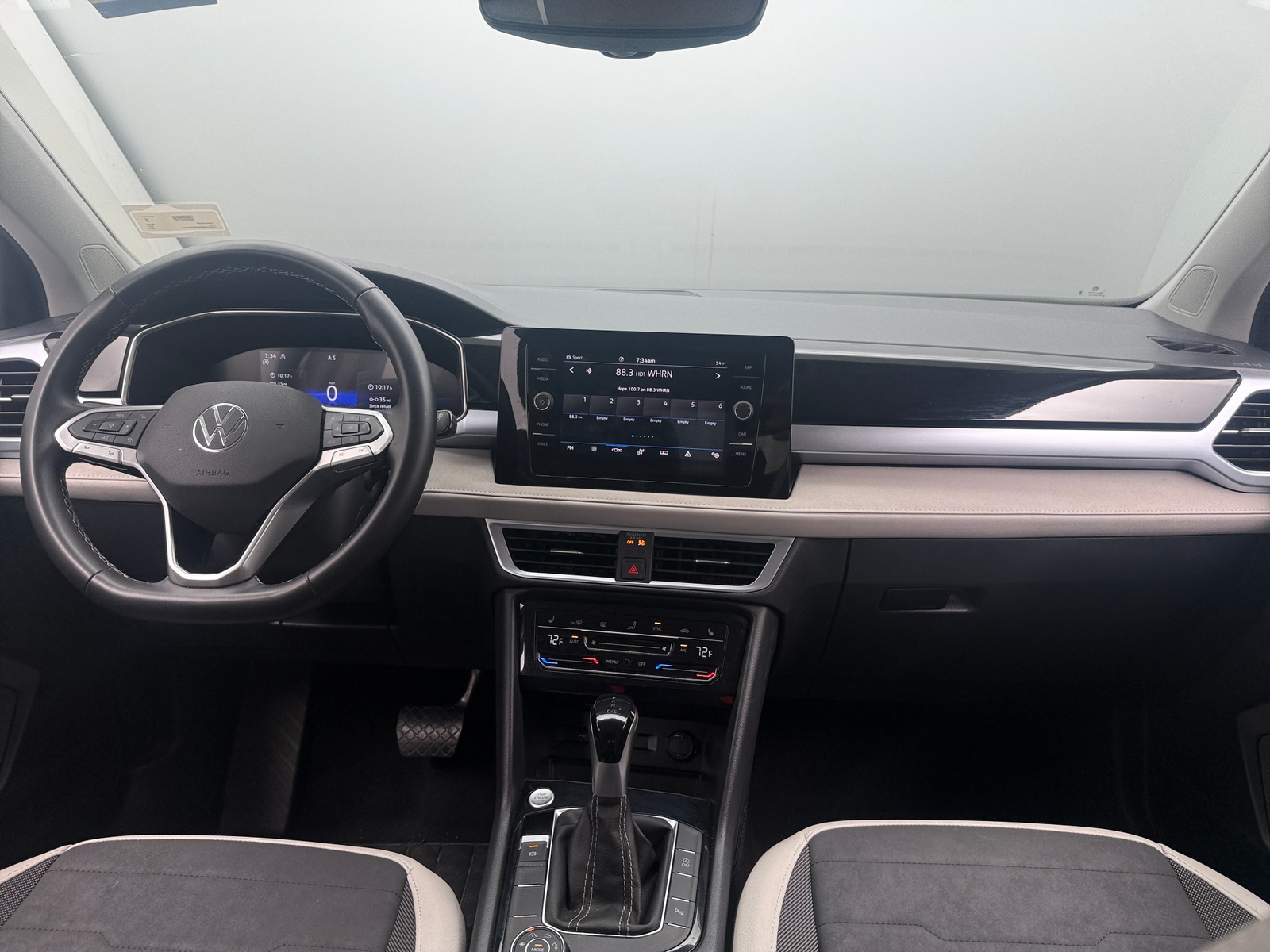 Thumbnail: 2025 Volkswagen Taos - 3
