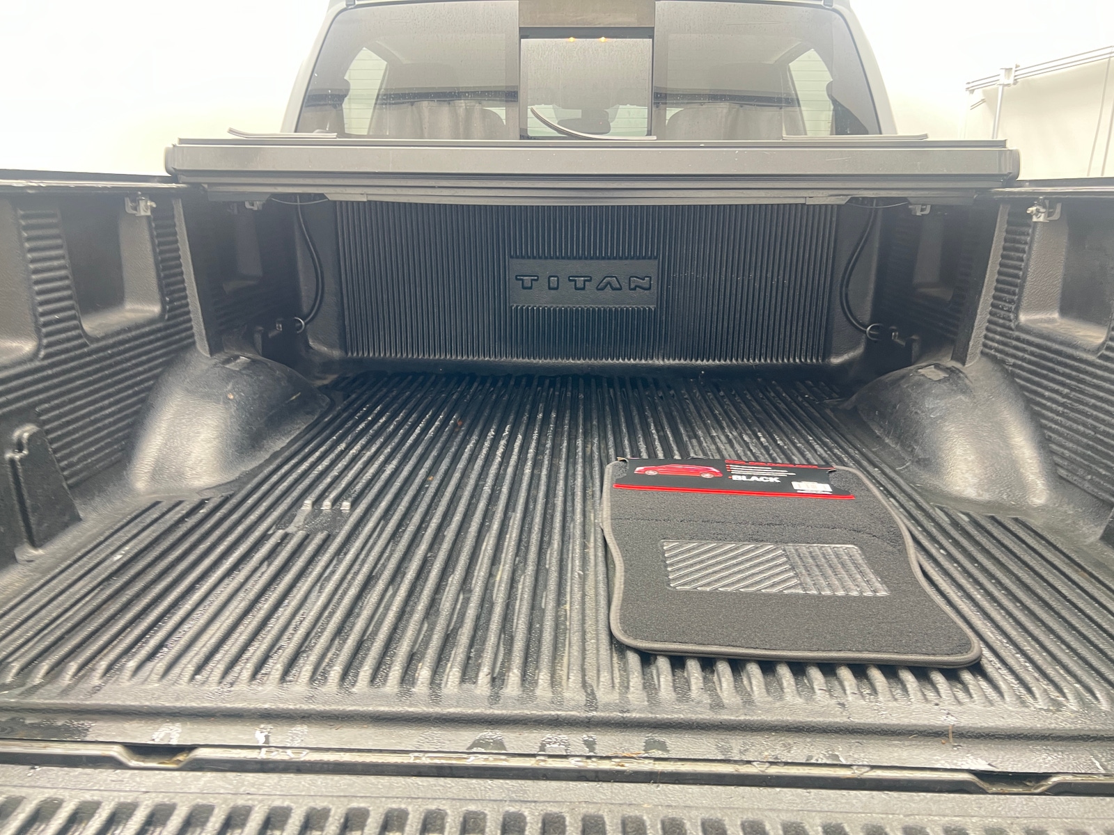 Thumbnail: 2017 Nissan Titan - 7