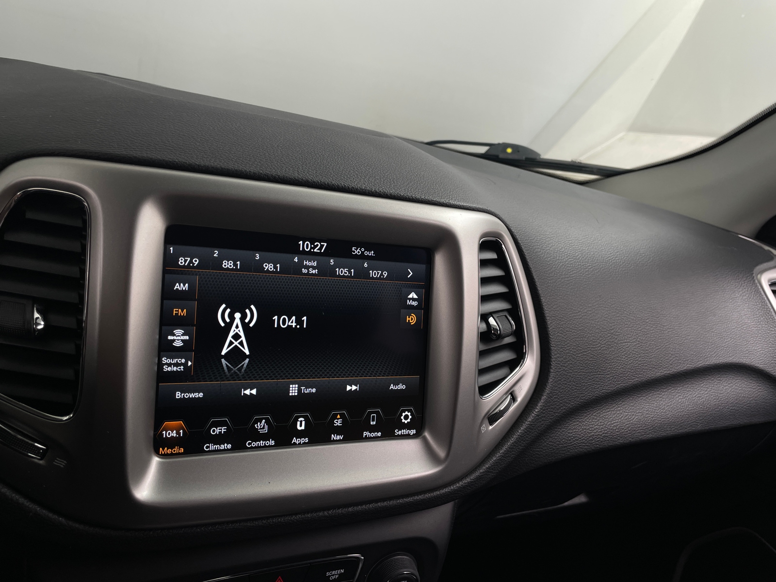 Thumbnail: 2018 Jeep Compass - 4