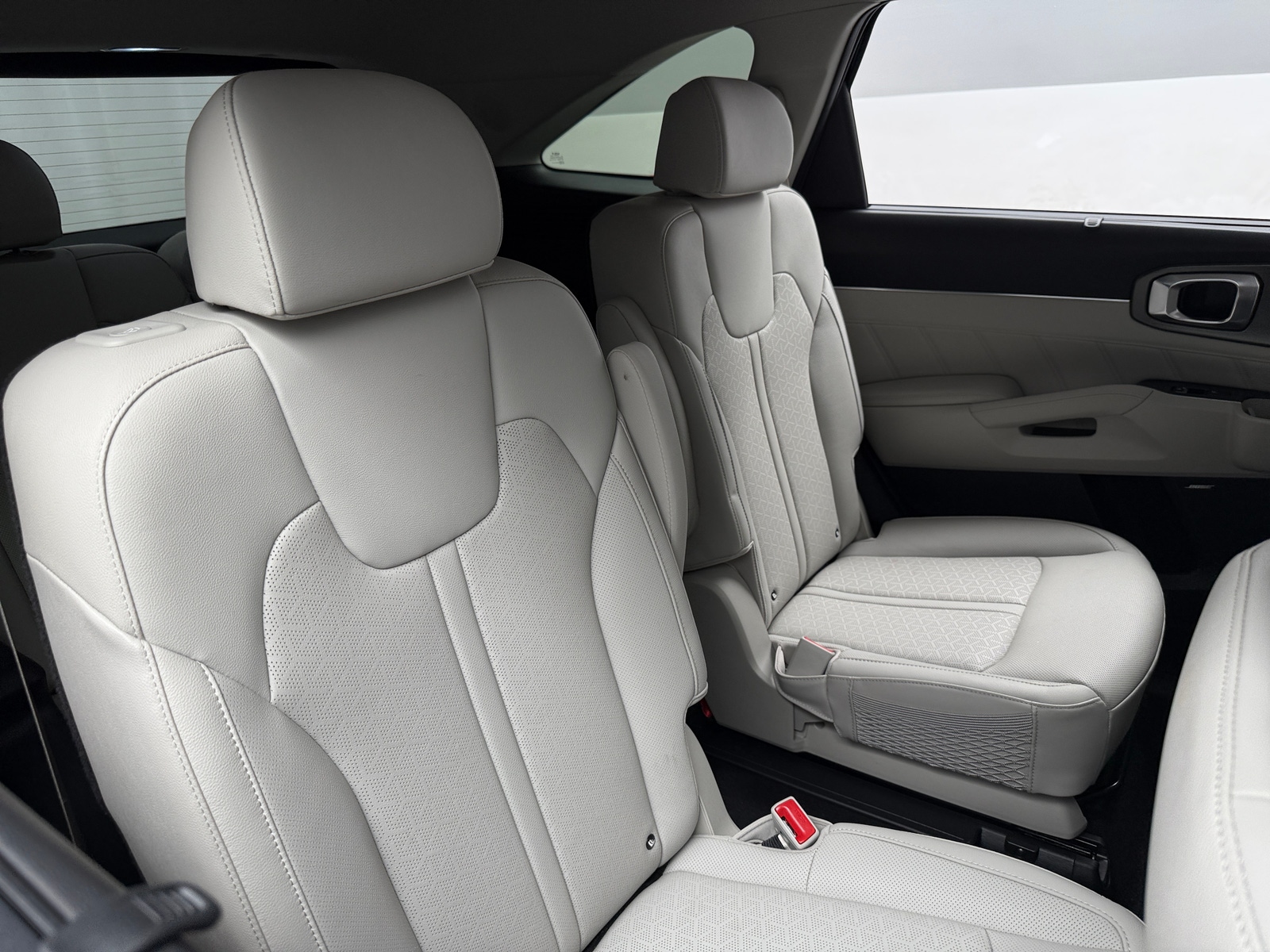 Thumbnail: 2023 Kia Sorento - 5