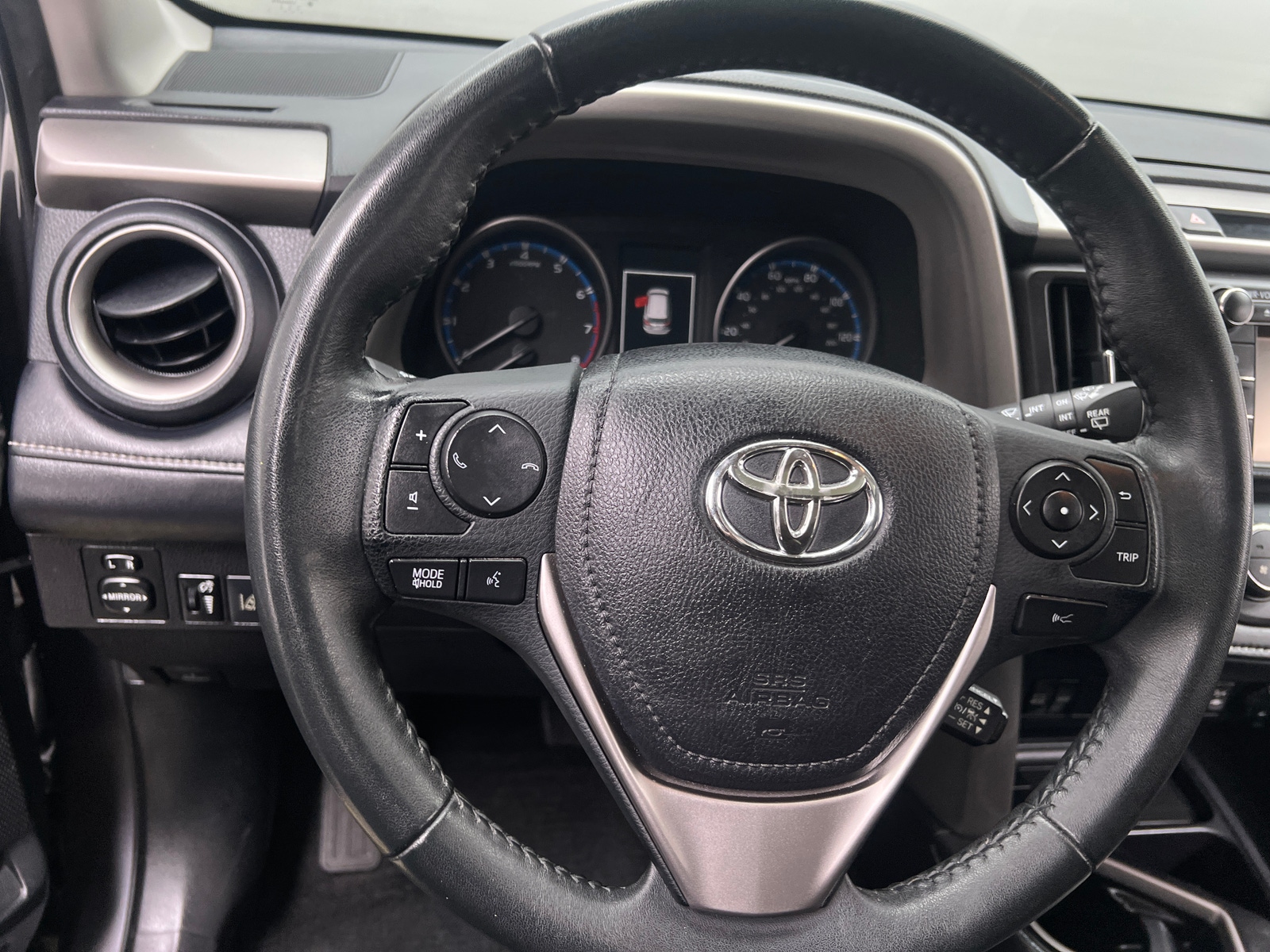 Thumbnail: 2017 Toyota RAV4 - 5