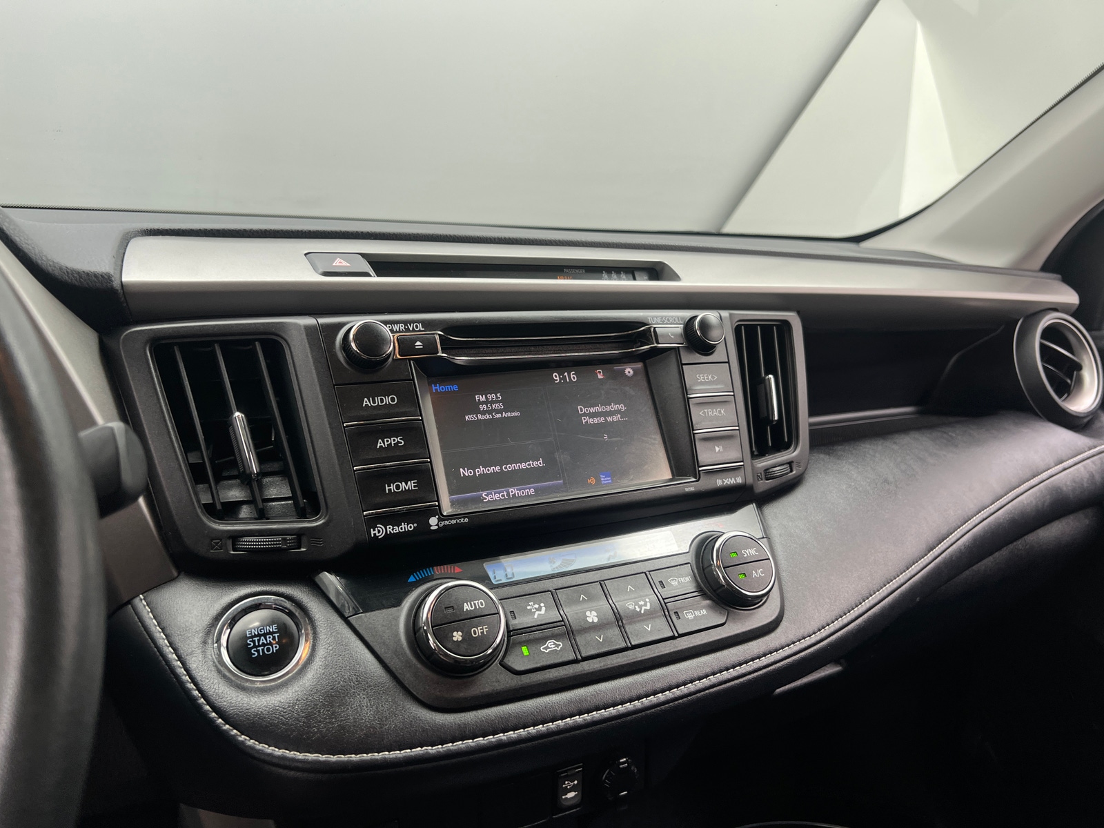 Thumbnail: 2017 Toyota RAV4 - 4