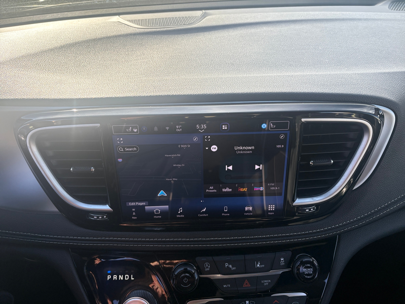 Thumbnail: 2025 Chrysler Pacifica - 4