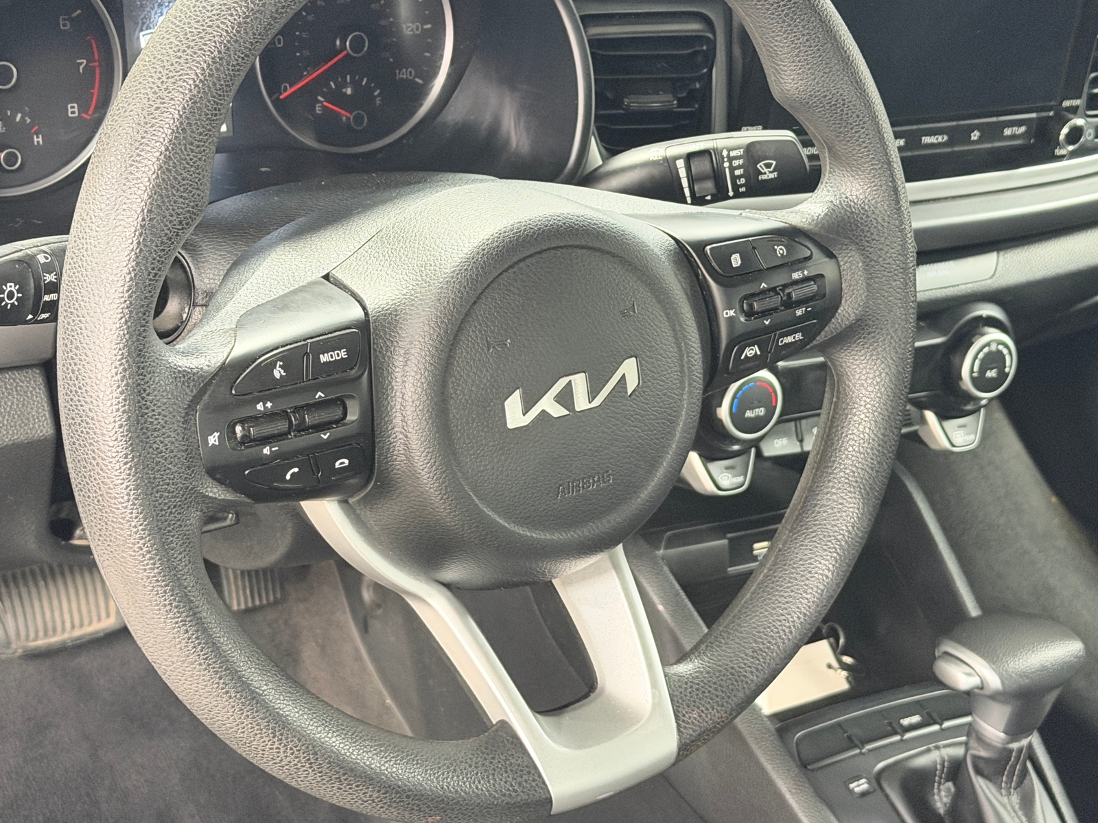 Thumbnail: 2023 Kia Rio - 5