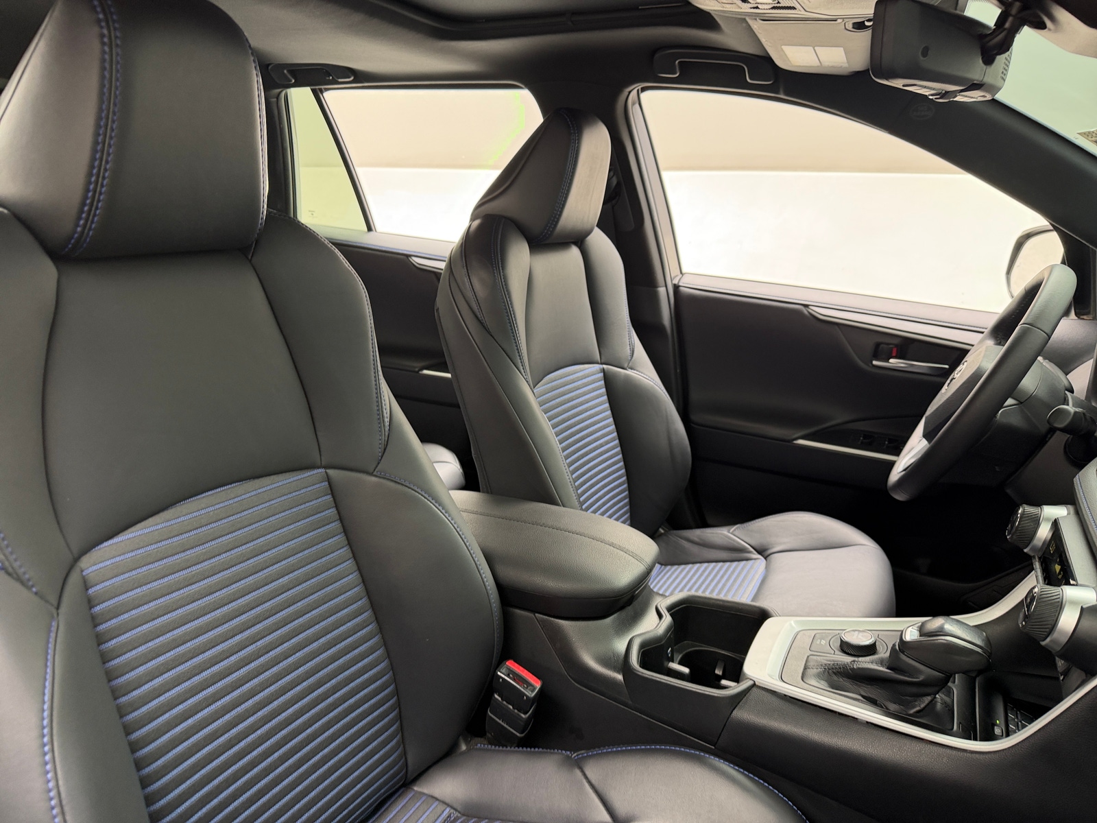 Thumbnail: 2022 Toyota RAV4 - 2