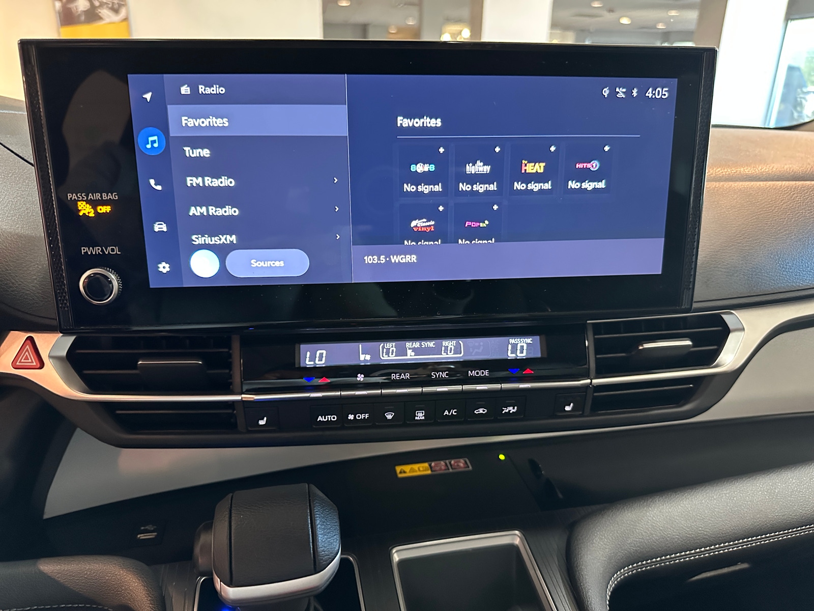 Thumbnail: 2025 Toyota Sienna - 4