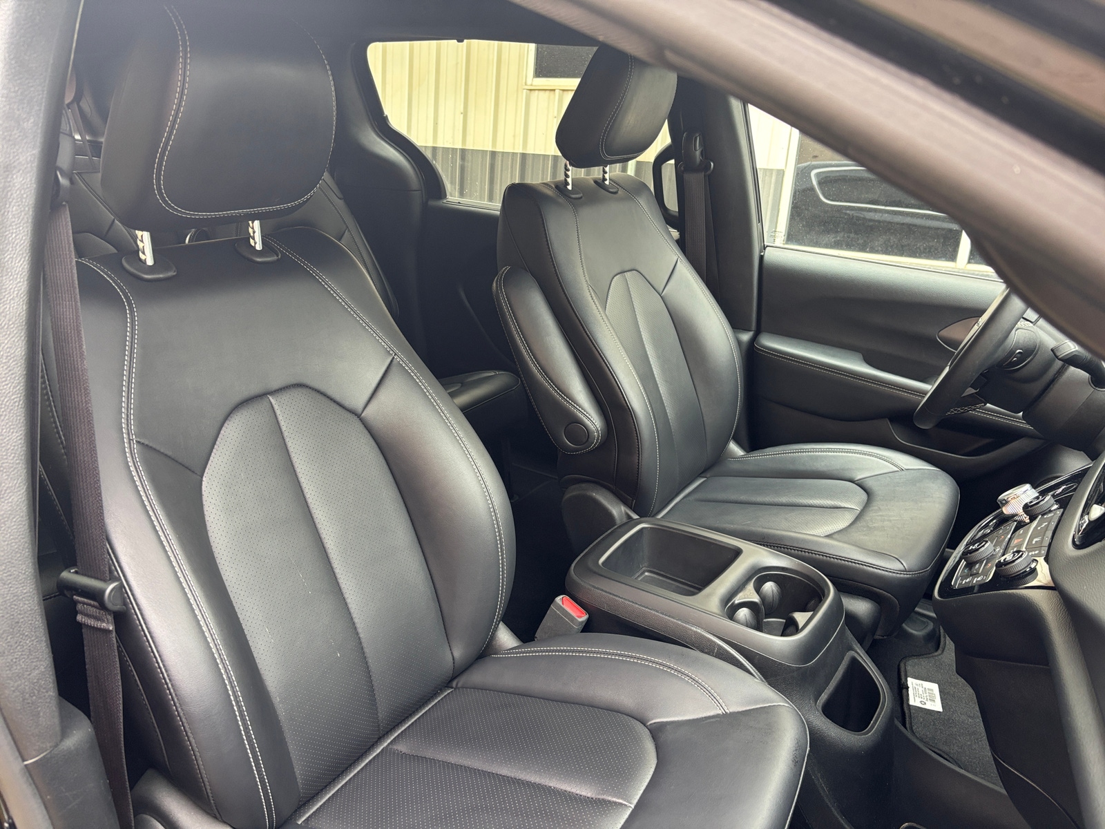 Thumbnail: 2025 Chrysler Pacifica - 2